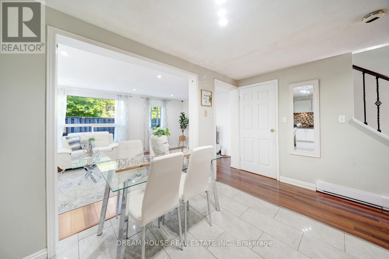 Photo 14 of 106 850 Huntingwood Drive, Toronto ON