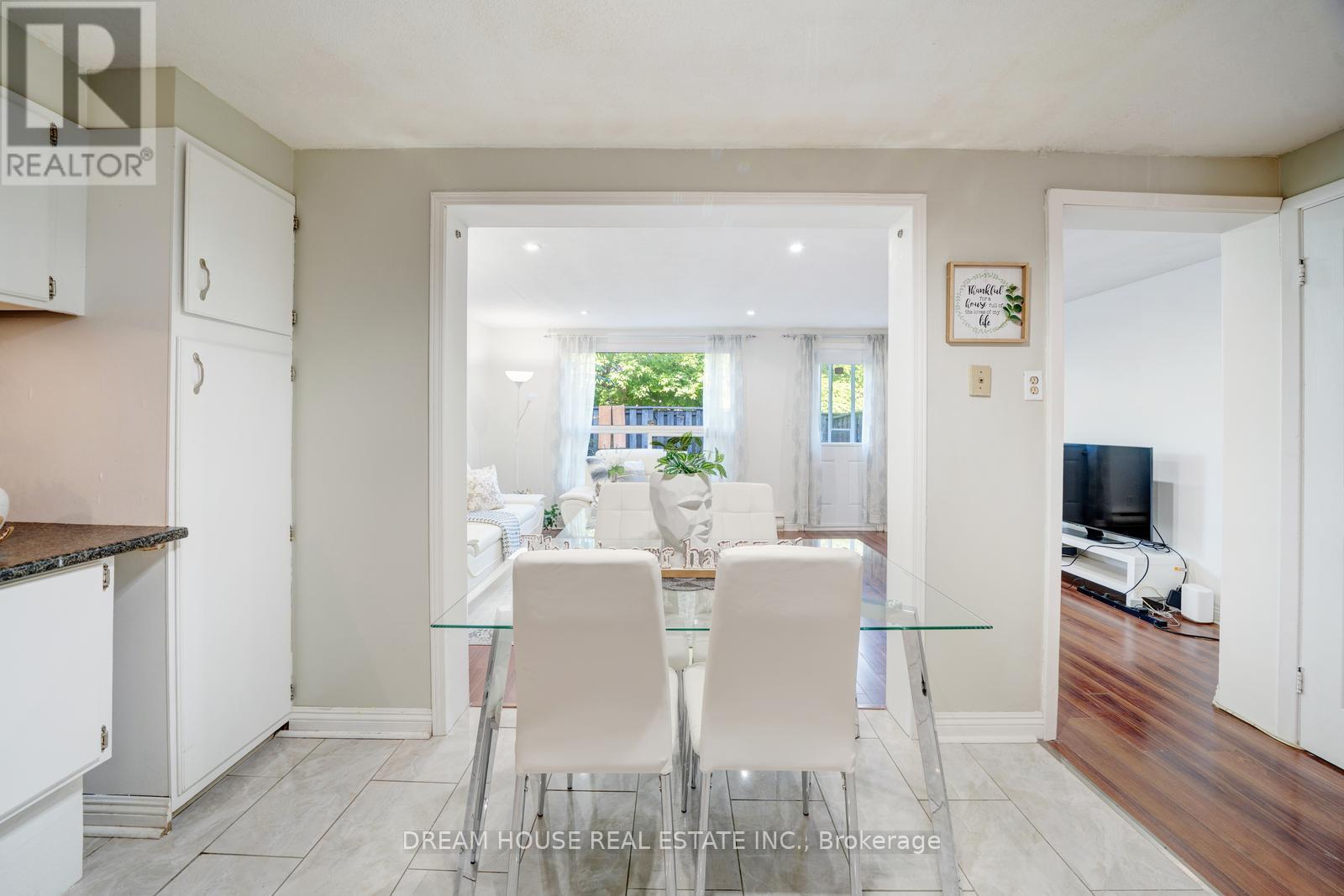 Photo 15 of 106 850 Huntingwood Drive, Toronto ON