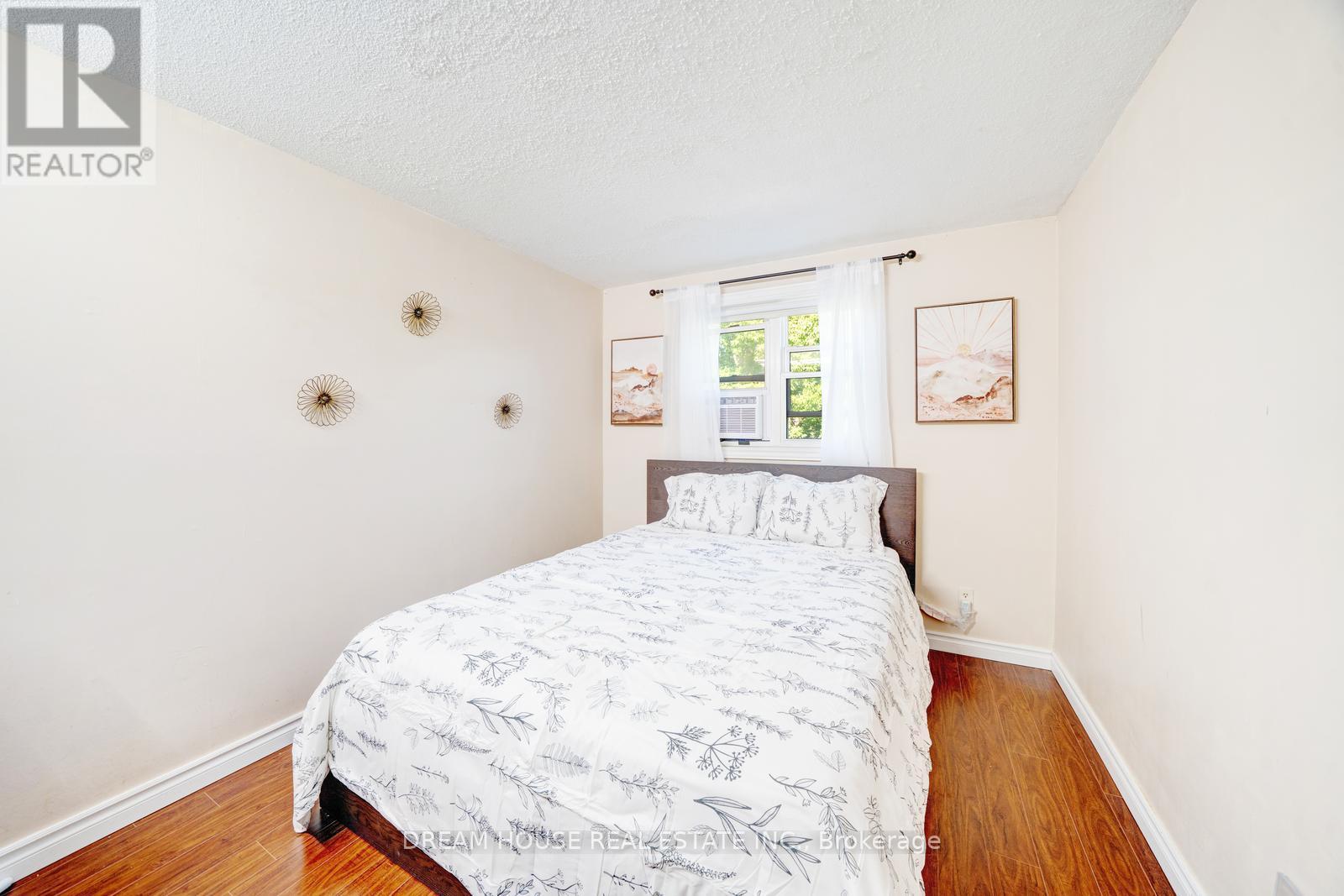 Photo 27 of 106 850 Huntingwood Drive, Toronto ON
