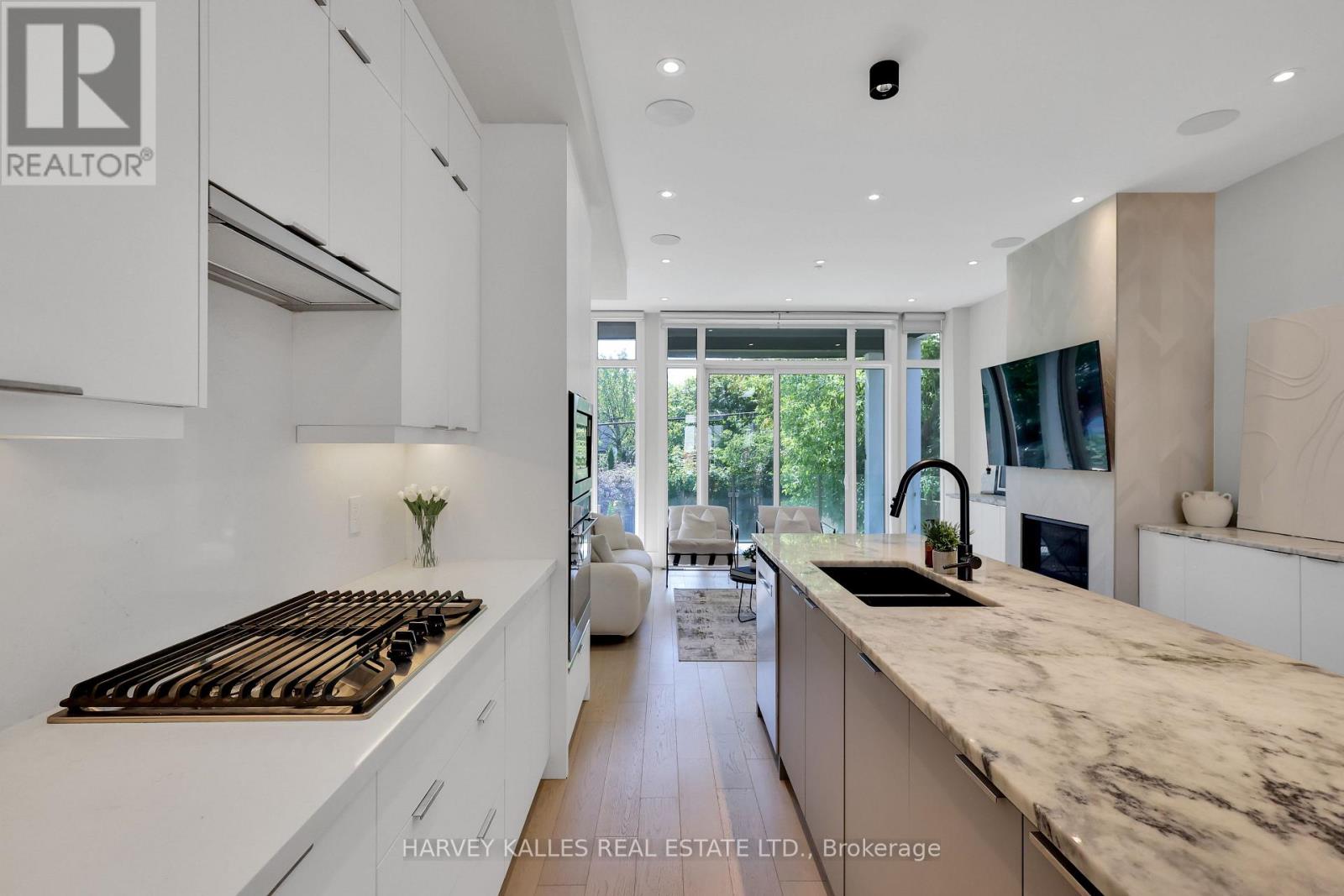 Photo 11 of 167 Sammon Avenue, Toronto ON