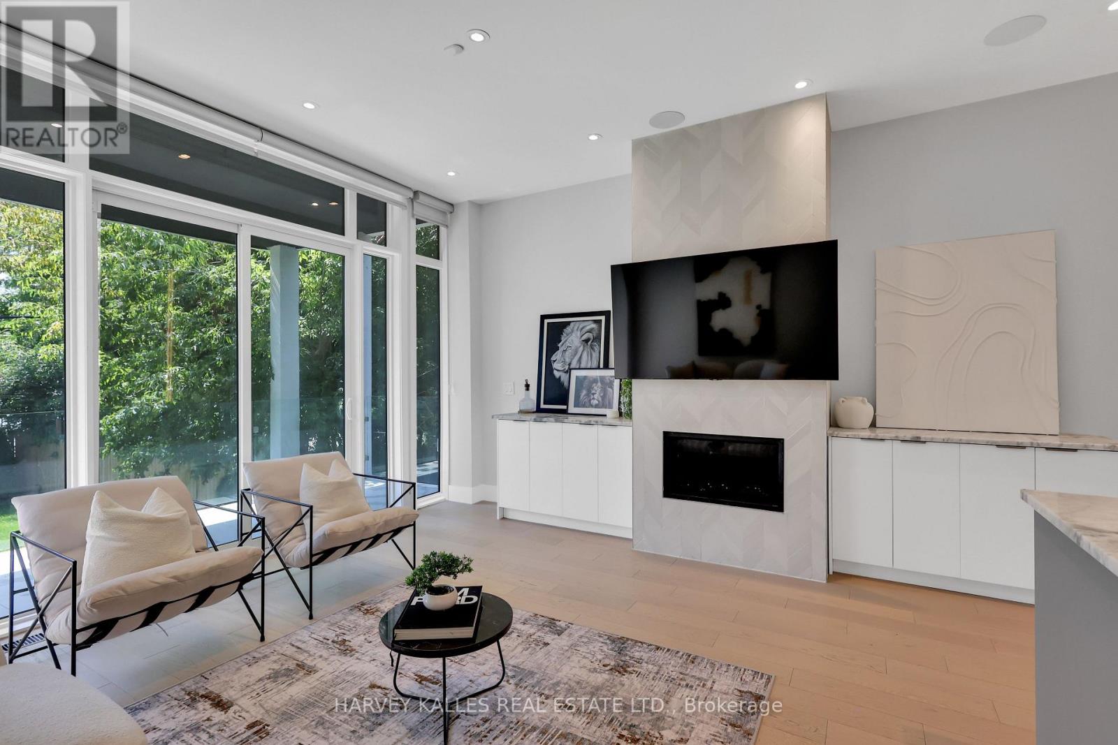 Photo 16 of 167 Sammon Avenue, Toronto ON