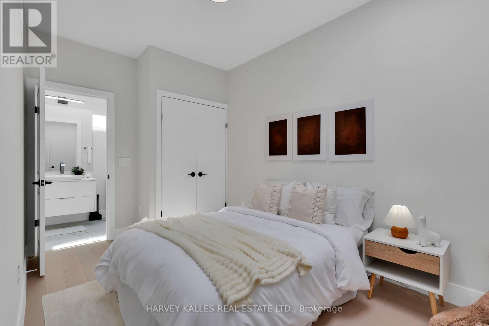 Photo 21 of 167 Sammon Avenue, Toronto ON