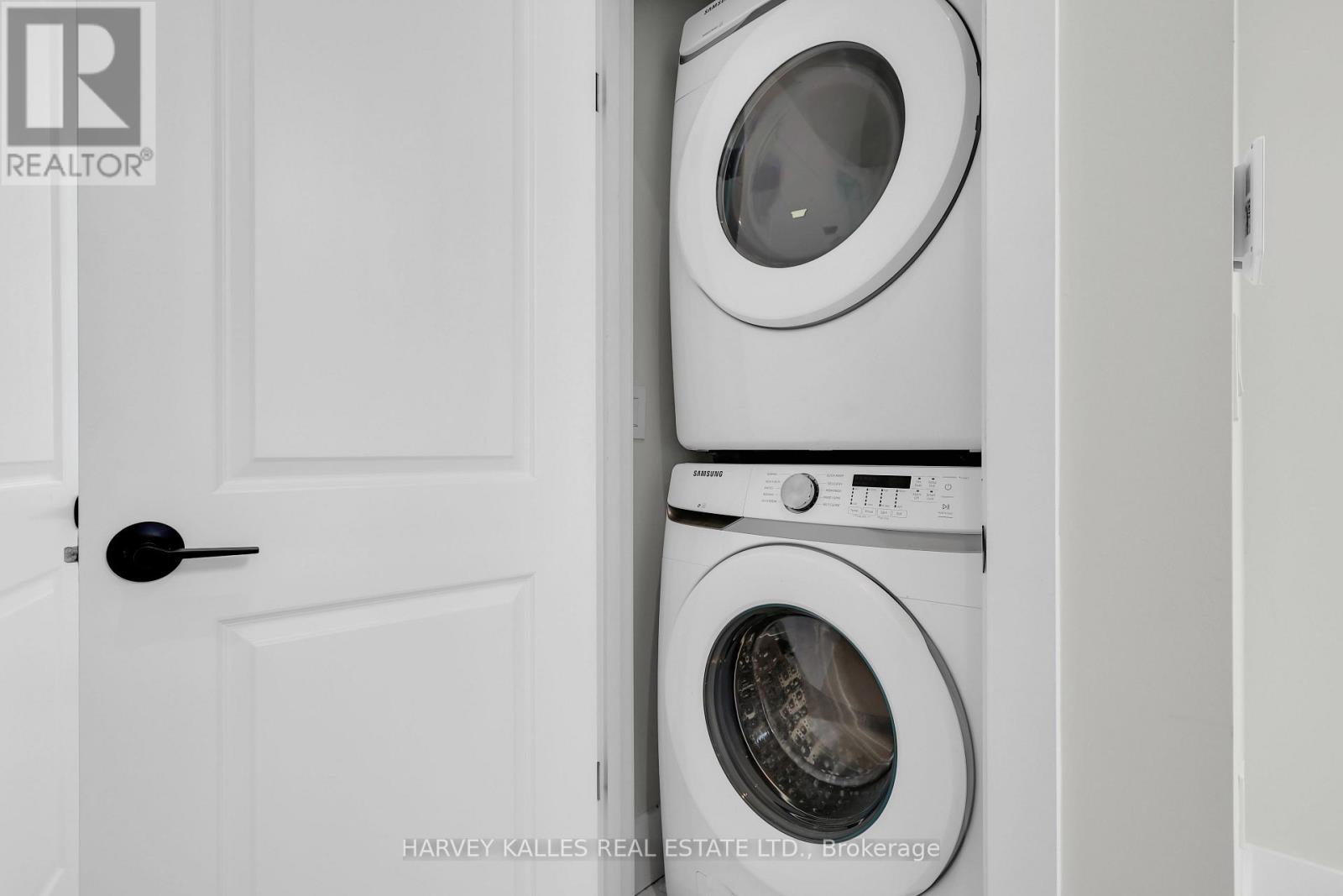 Photo 23 of 167 Sammon Avenue, Toronto ON