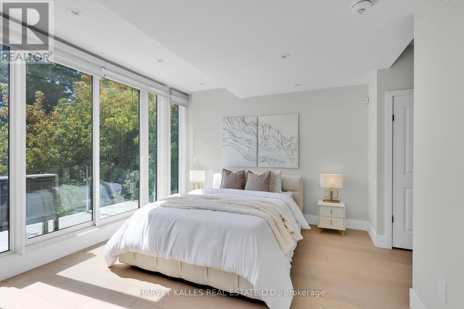 Photo 25 of 167 Sammon Avenue, Toronto ON