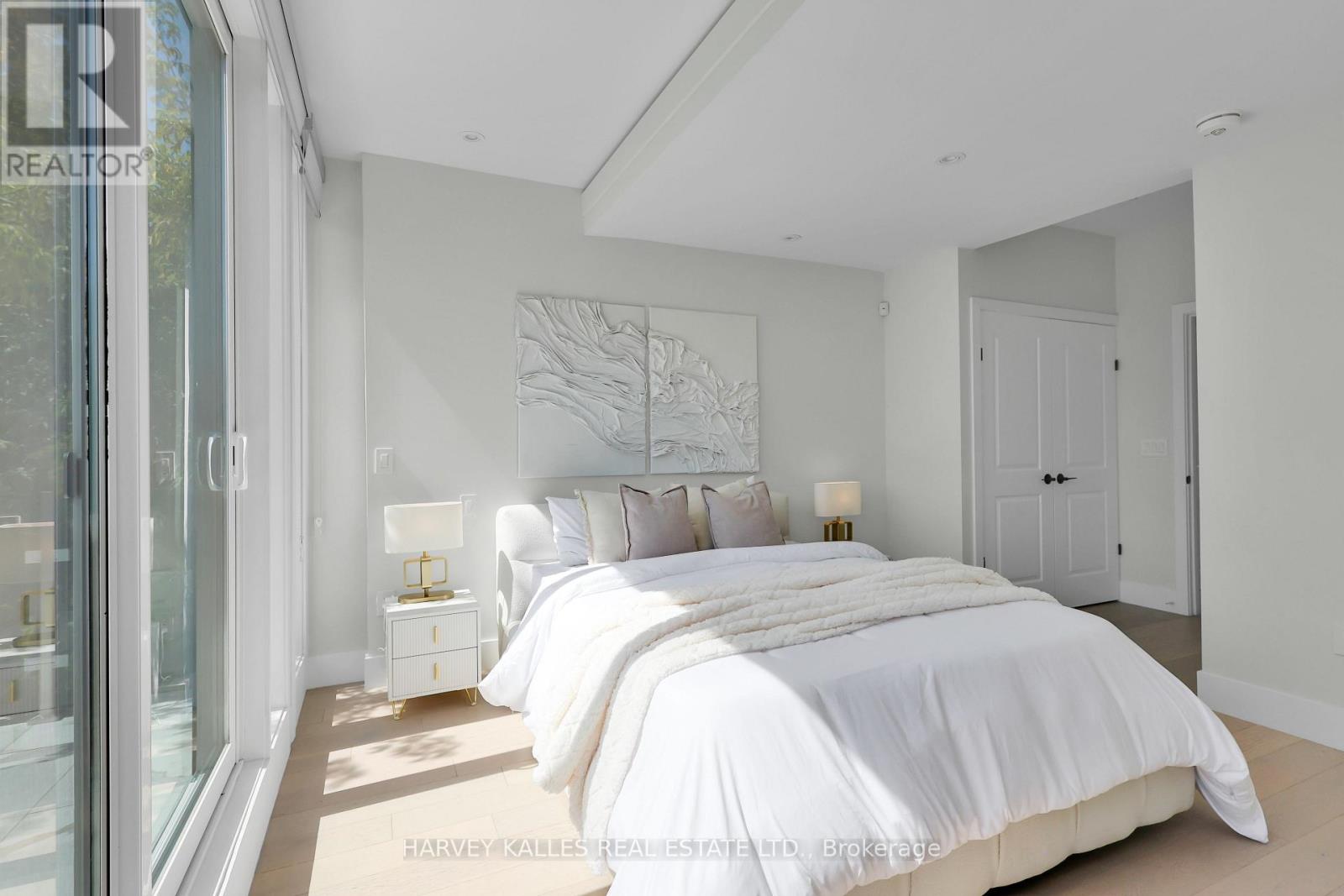Photo 26 of 167 Sammon Avenue, Toronto ON