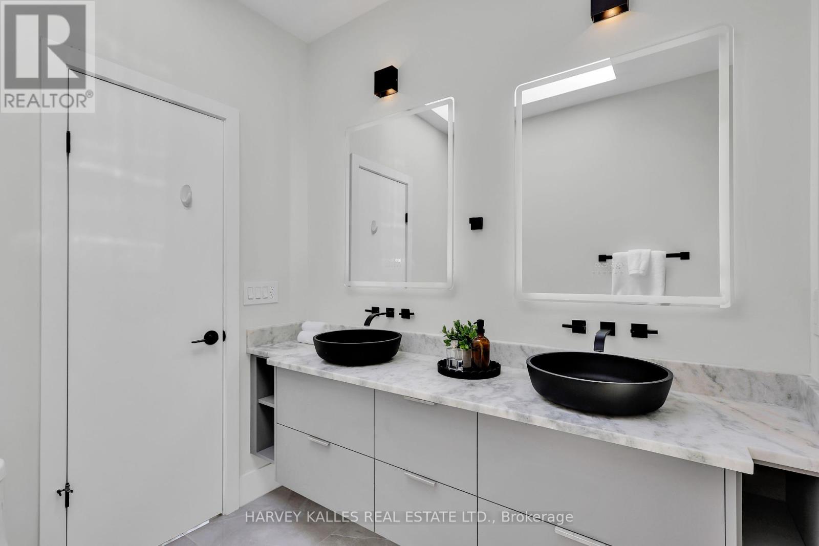 Photo 28 of 167 Sammon Avenue, Toronto ON