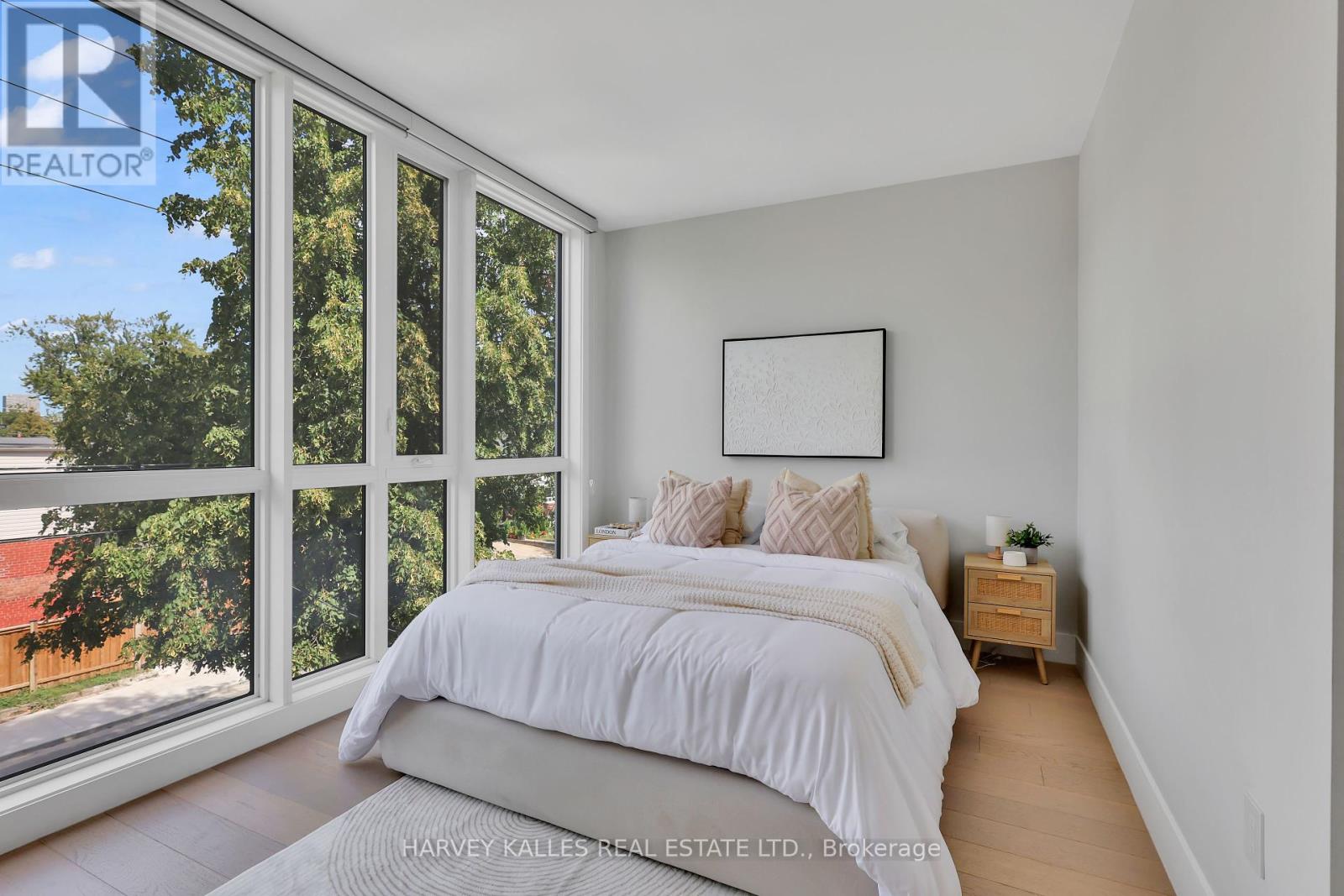 Photo 29 of 167 Sammon Avenue, Toronto ON