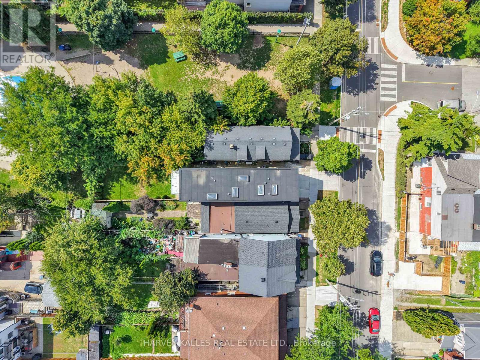 Photo 3 of 167 Sammon Avenue, Toronto ON