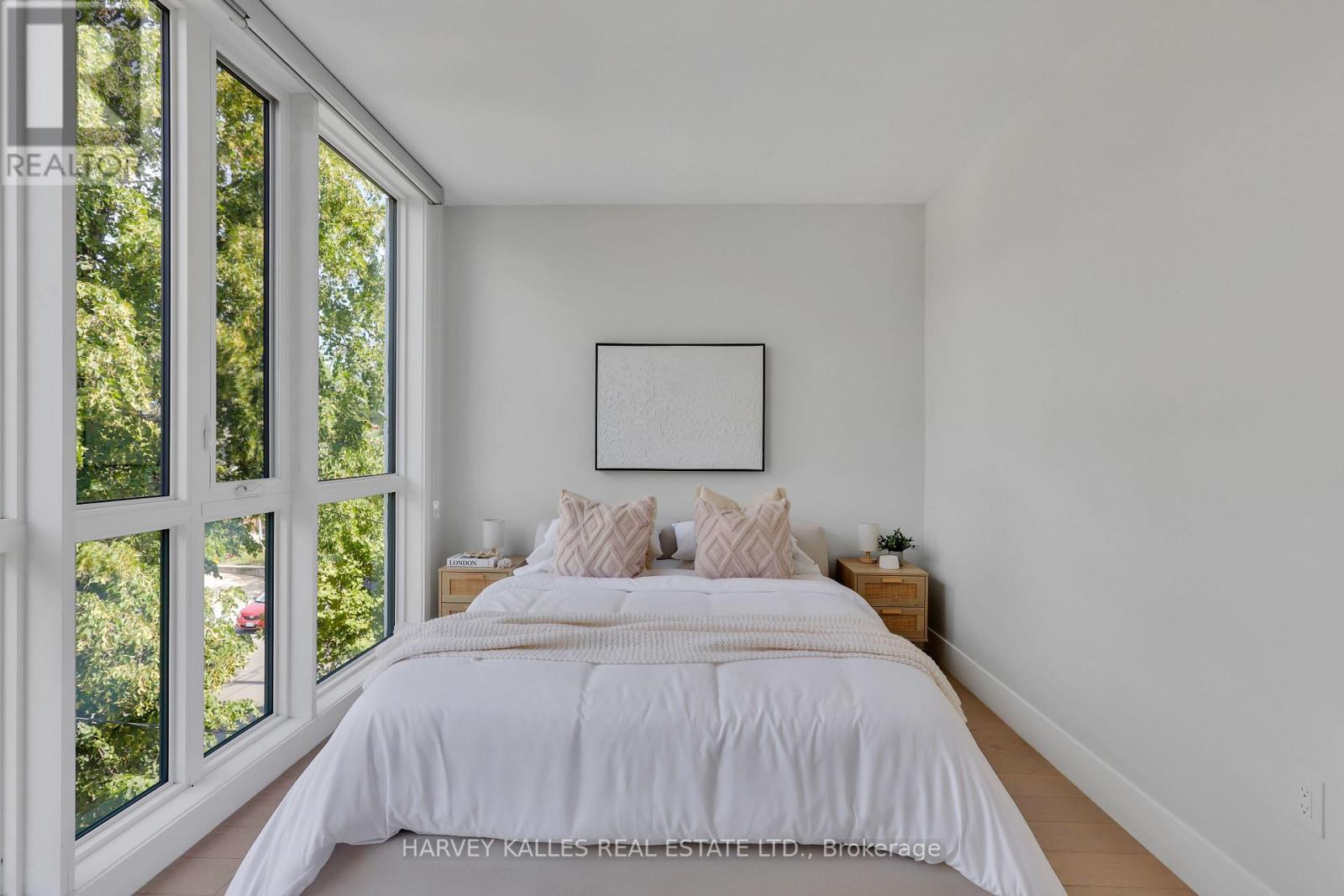 Photo 30 of 167 Sammon Avenue, Toronto ON