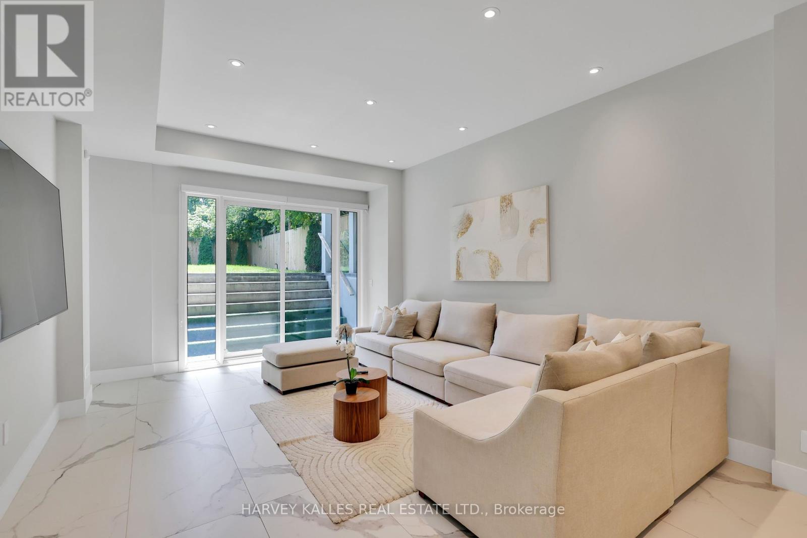 Photo 35 of 167 Sammon Avenue, Toronto ON