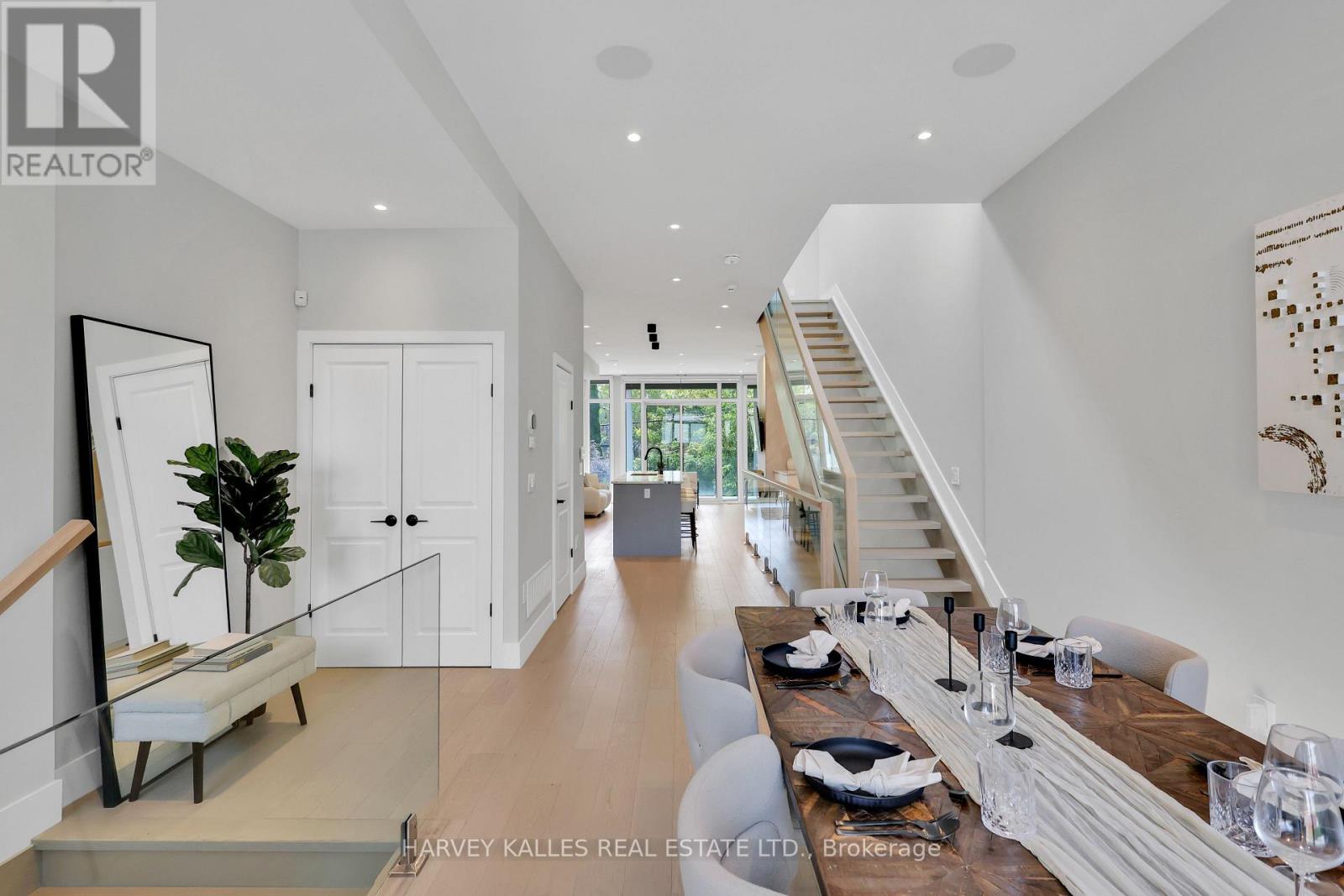 Photo 6 of 167 Sammon Avenue, Toronto ON