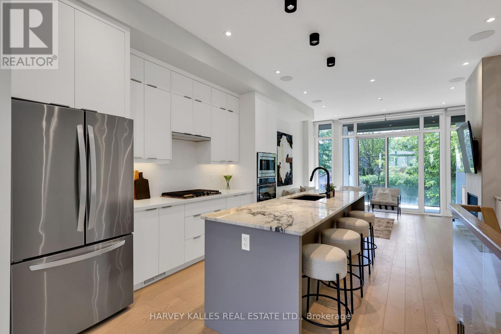 Photo 9 of 167 Sammon Avenue, Toronto ON
