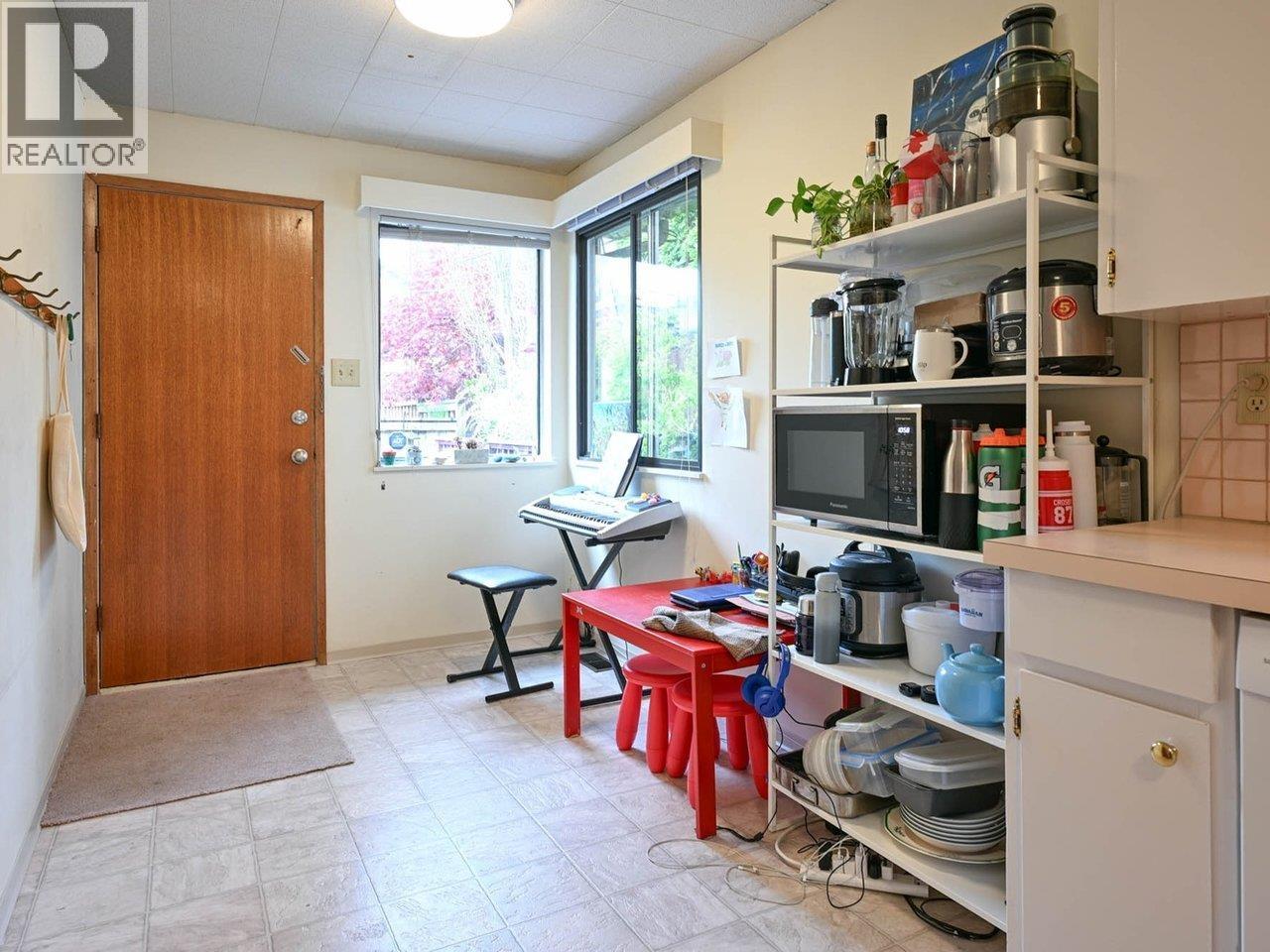 Photo 10 of 4378 W 11 Th Avenue, Vancouver BC