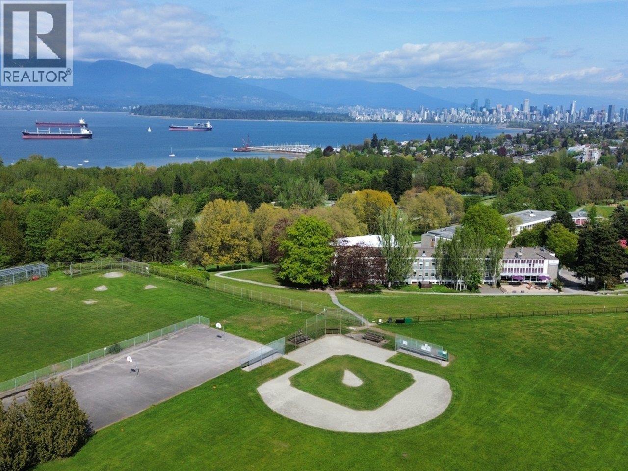 Photo 32 of 4378 W 11 Th Avenue, Vancouver BC