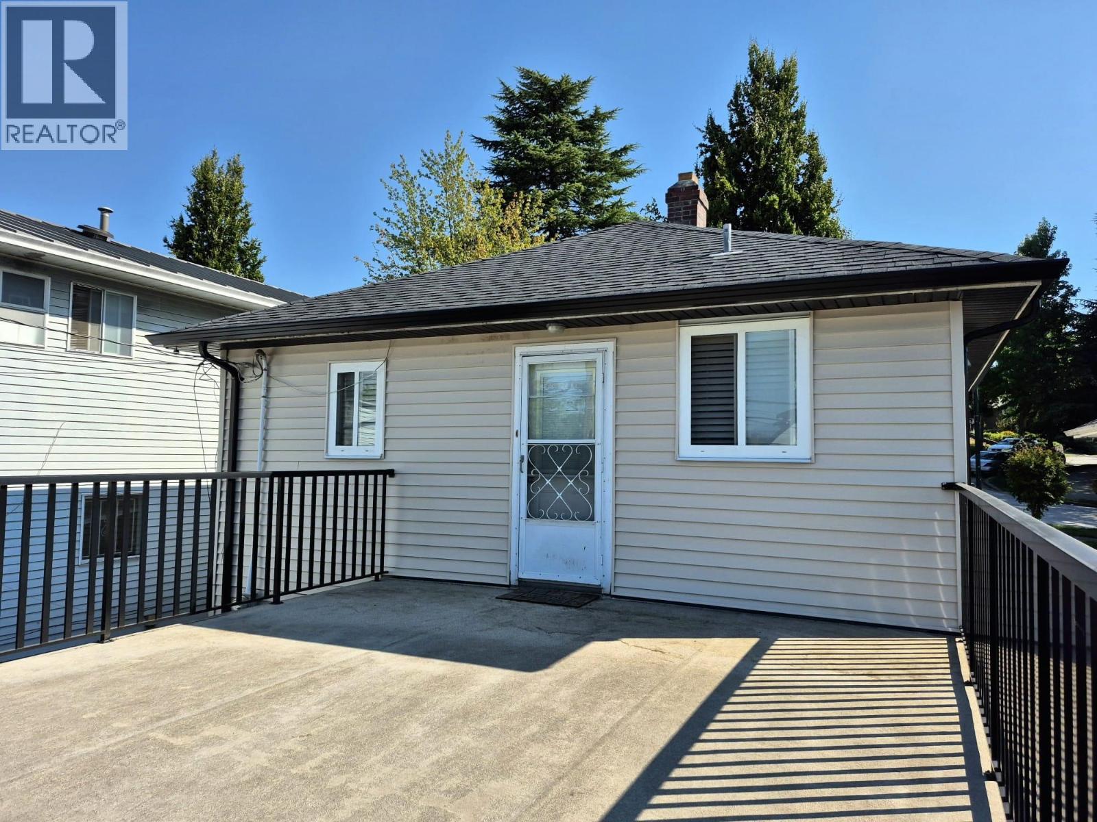 Photo 13 of 2575 E 29th Avenue, Vancouver BC