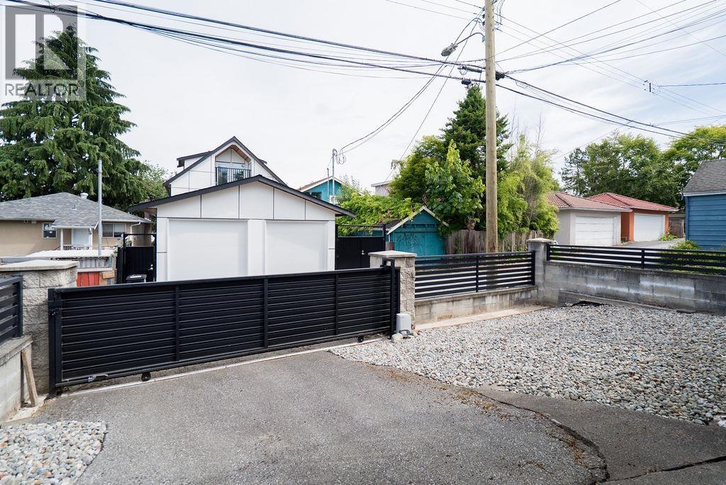 Photo 36 of 2575 E 29th Avenue, Vancouver BC