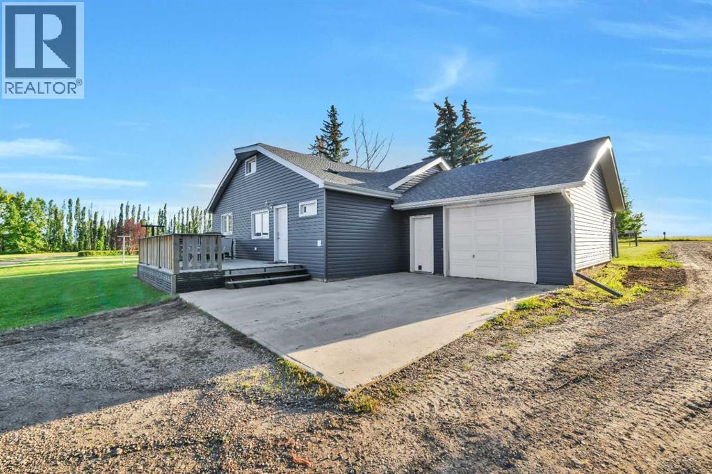 39227 RR 250, Rural Lacombe County