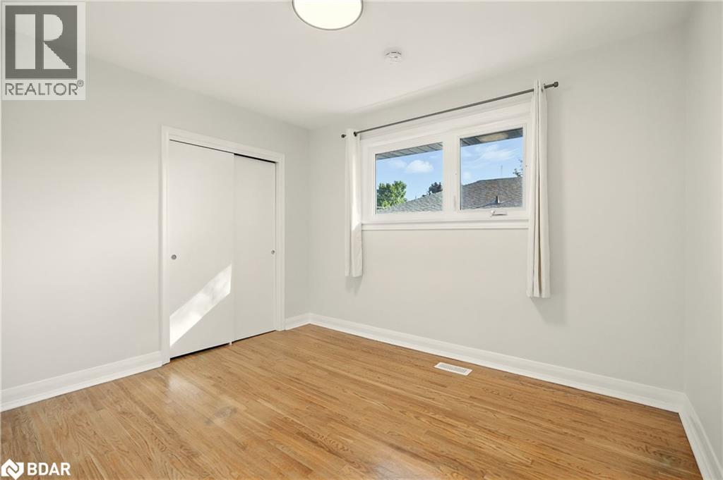 Photo 18 of 263 Scott Street, Midland ON