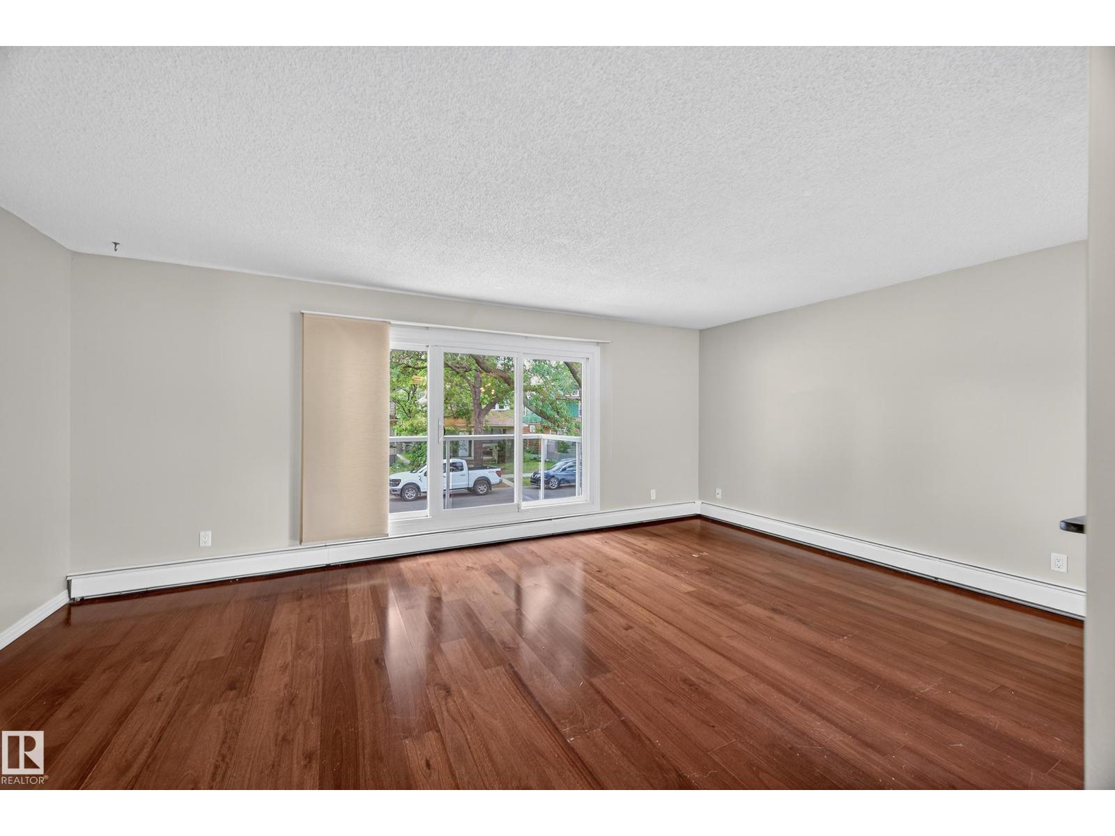 Photo 6 of 202 10746 80 Av Nw, Edmonton AB