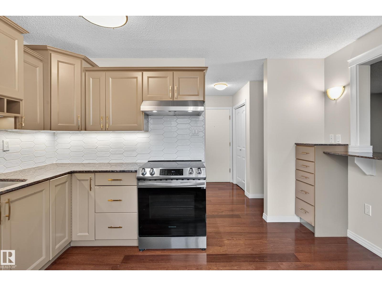 Photo 10 of 202 10746 80 Av Nw, Edmonton AB
