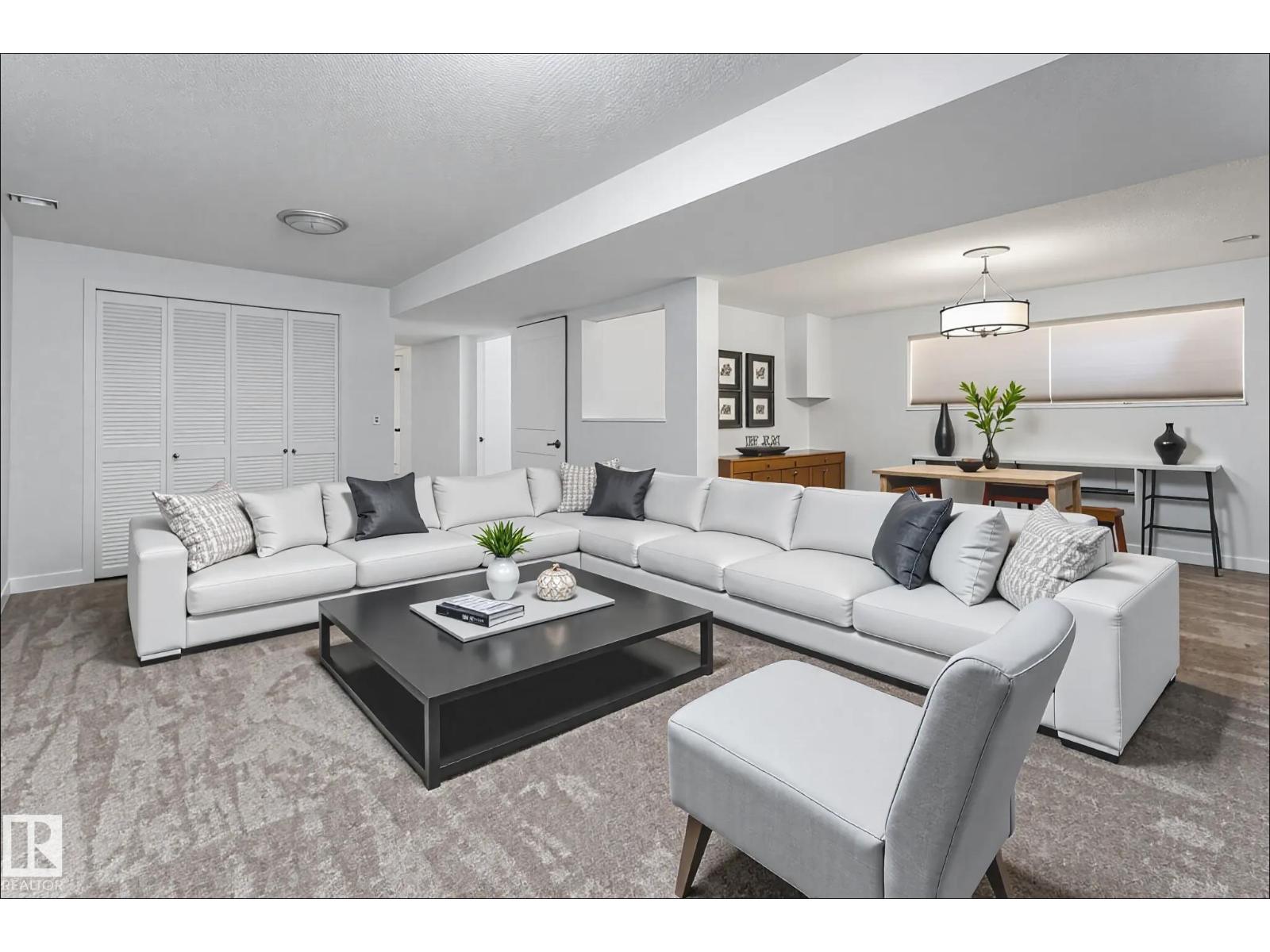 Photo 4 of 1113 Lakewood N Nw, Edmonton AB