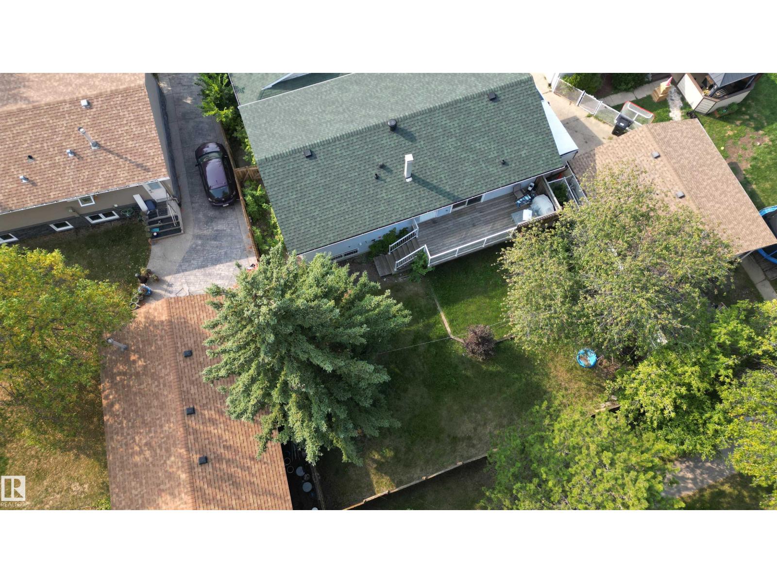 Photo 47 of 1113 Lakewood N Nw, Edmonton AB