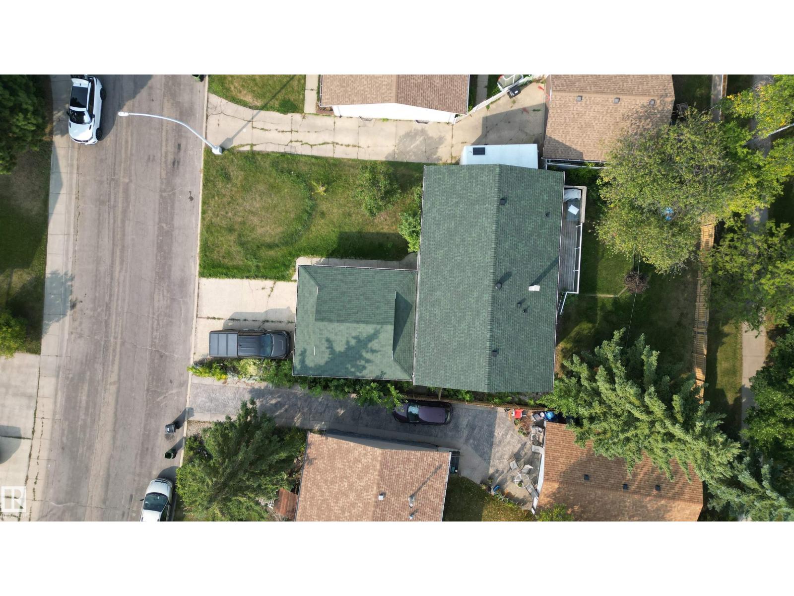 Photo 49 of 1113 Lakewood N Nw, Edmonton AB