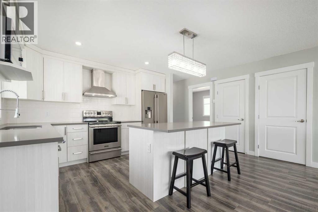 Photo 13 of 11036 7 Street Sw, Calgary AB