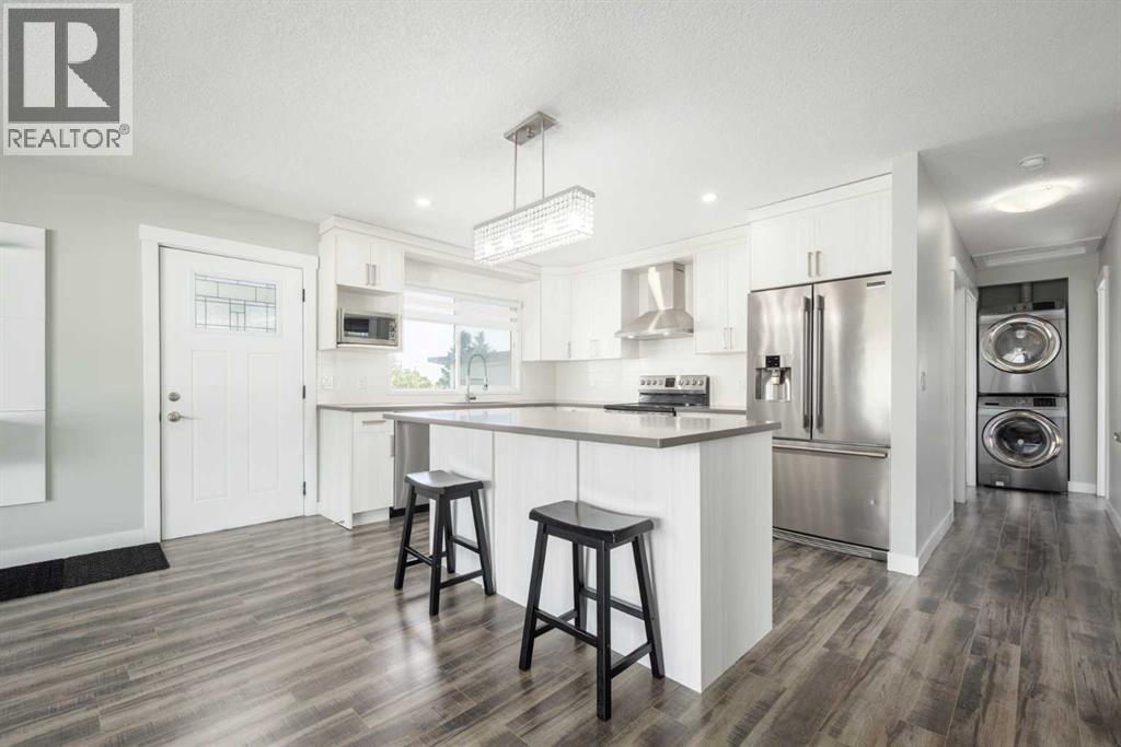 Photo 14 of 11036 7 Street Sw, Calgary AB
