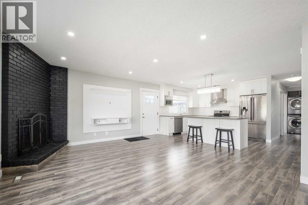 Photo 11 of 11036 7 Street Sw, Calgary AB