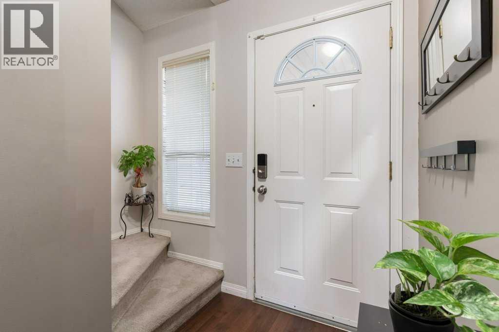 Photo 3 of 78 Citadel Meadow Gardens Nw, Calgary AB