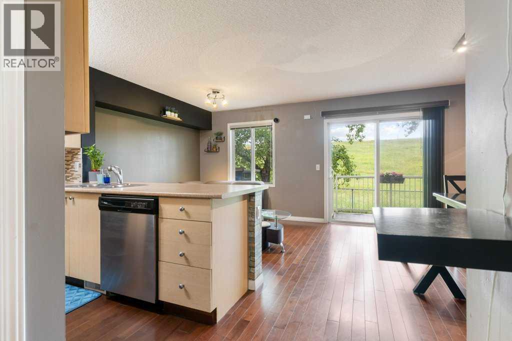 Photo 6 of 78 Citadel Meadow Gardens Nw, Calgary AB