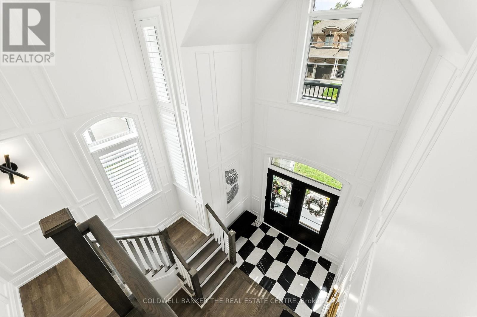 Photo 7 of 85 Robb Thompson Road, East Gwillimbury ON