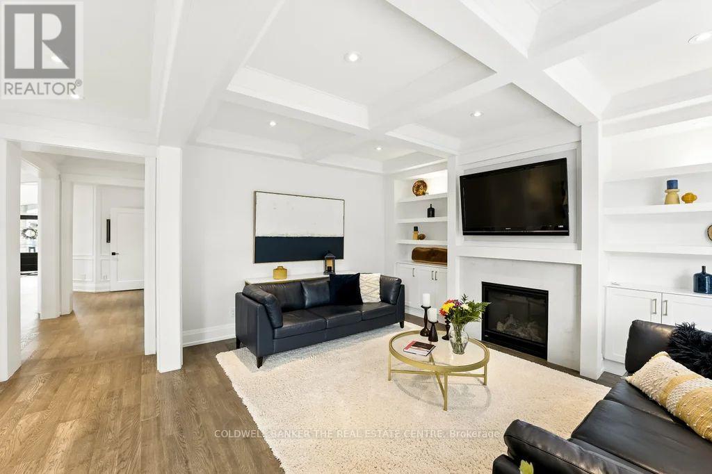 Photo 8 of 85 Robb Thompson Road, East Gwillimbury ON