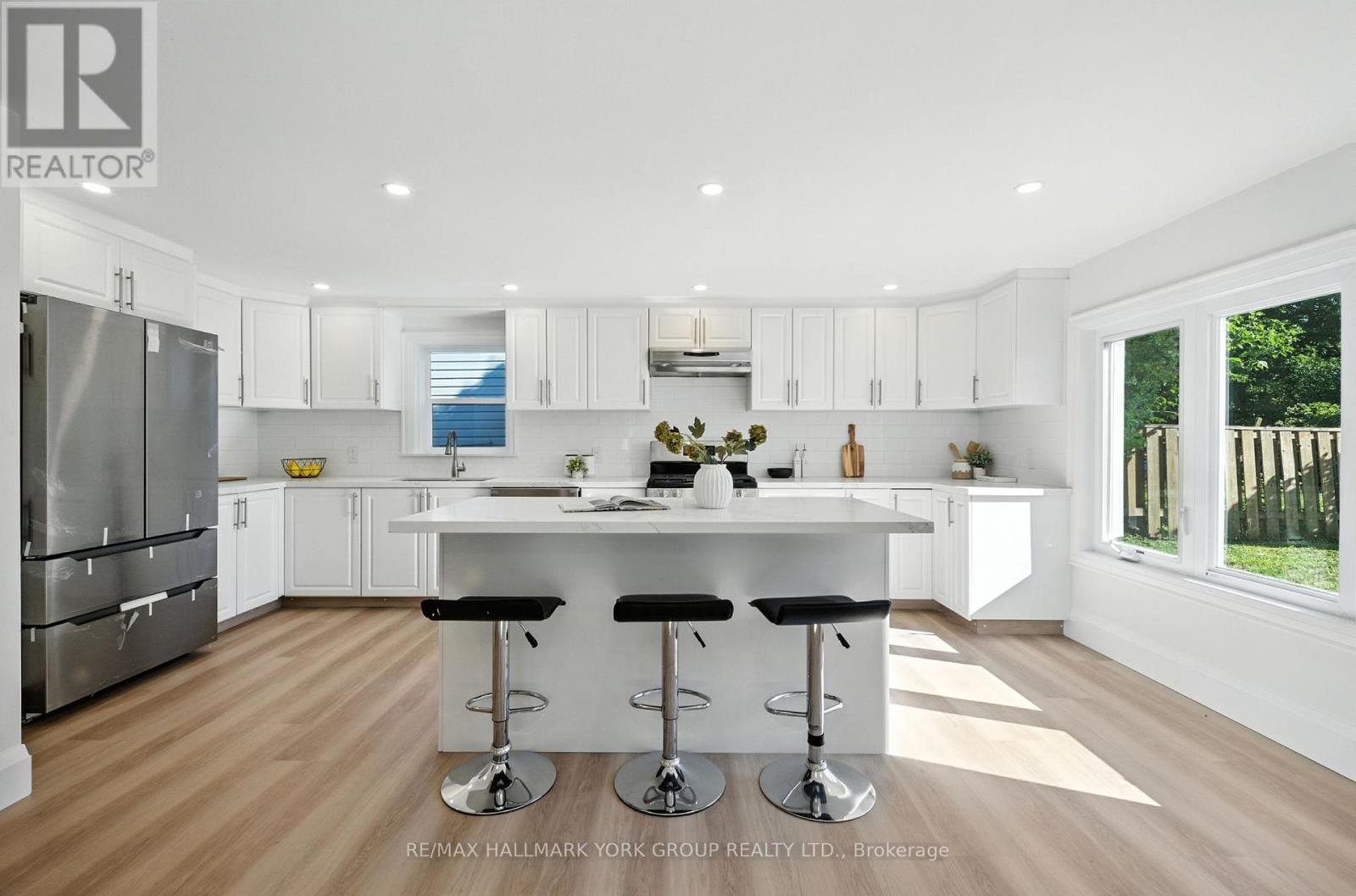 Photo 11 of 778 Sheppard Avenue, Georgina ON