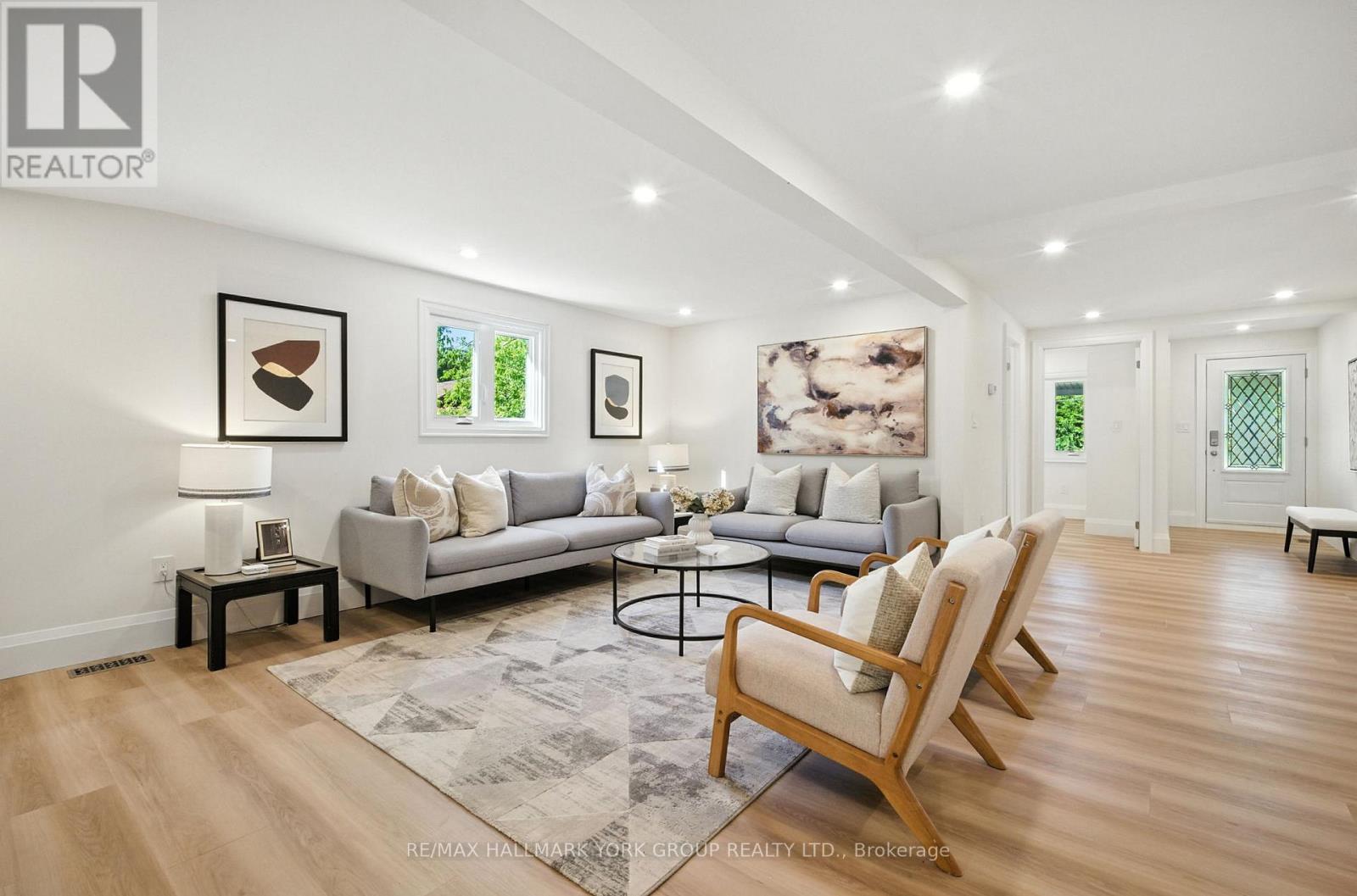 Photo 2 of 778 Sheppard Avenue, Georgina ON