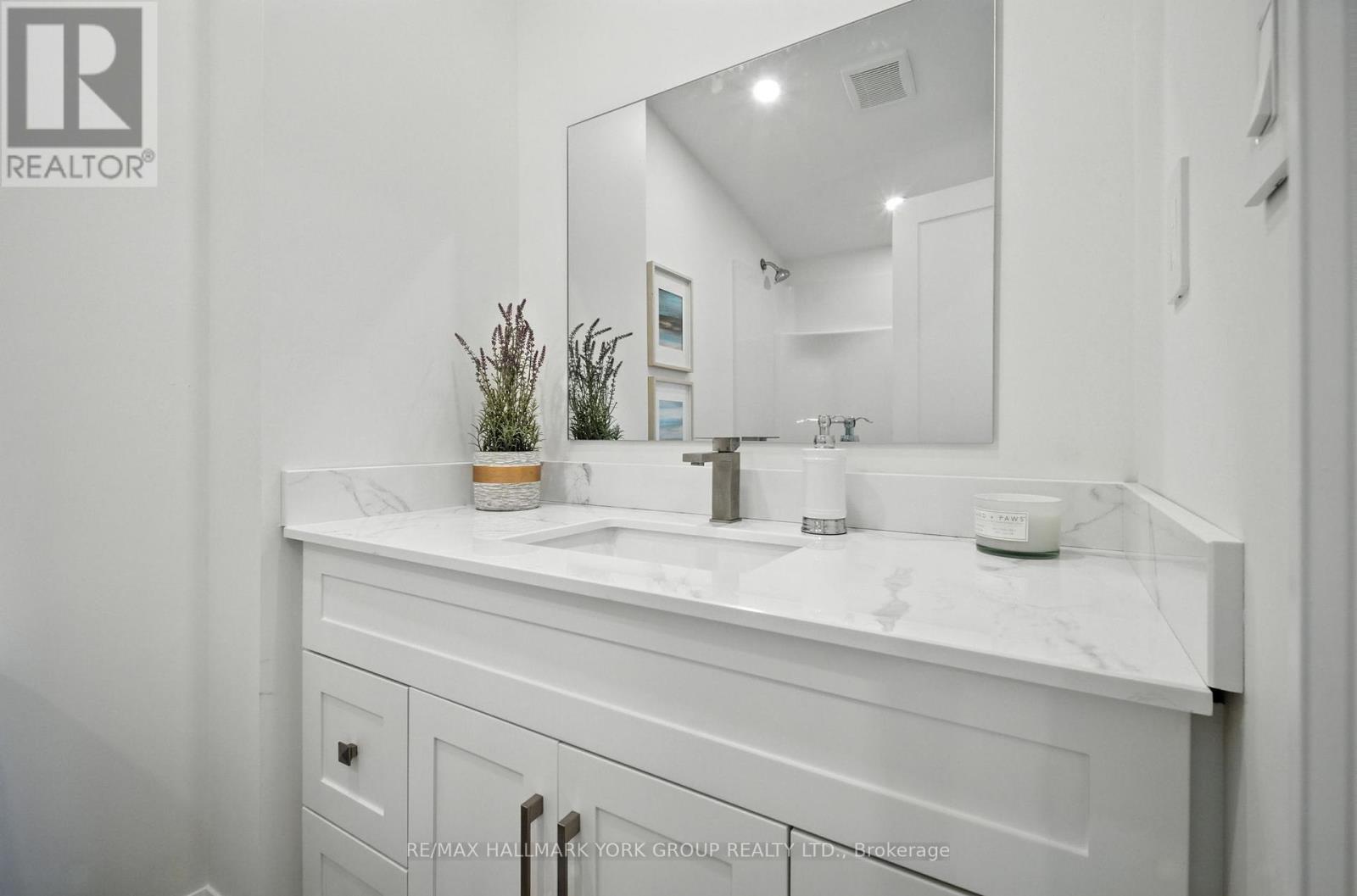 Photo 26 of 778 Sheppard Avenue, Georgina ON