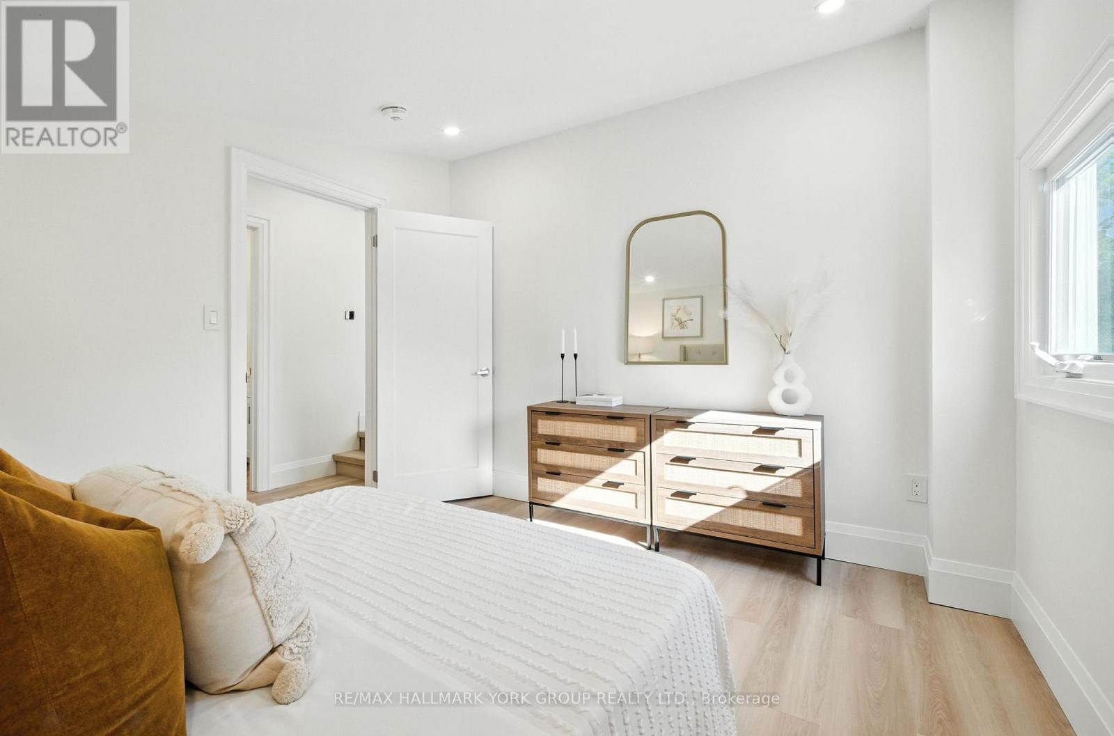 Photo 28 of 778 Sheppard Avenue, Georgina ON