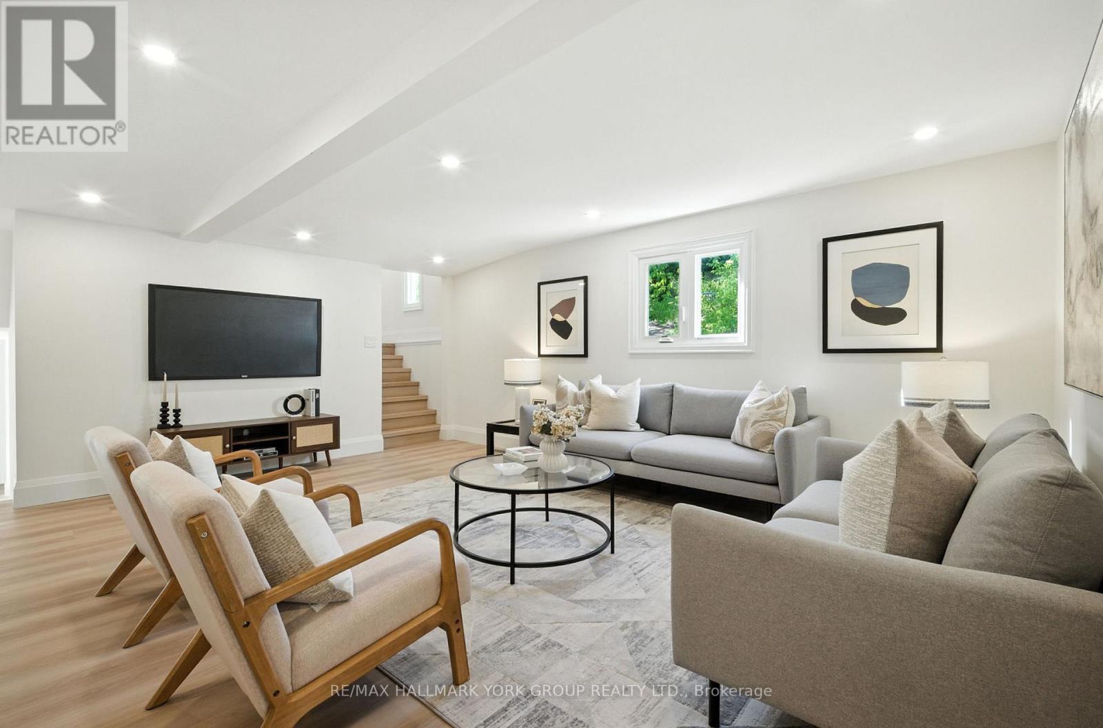 Photo 6 of 778 Sheppard Avenue, Georgina ON