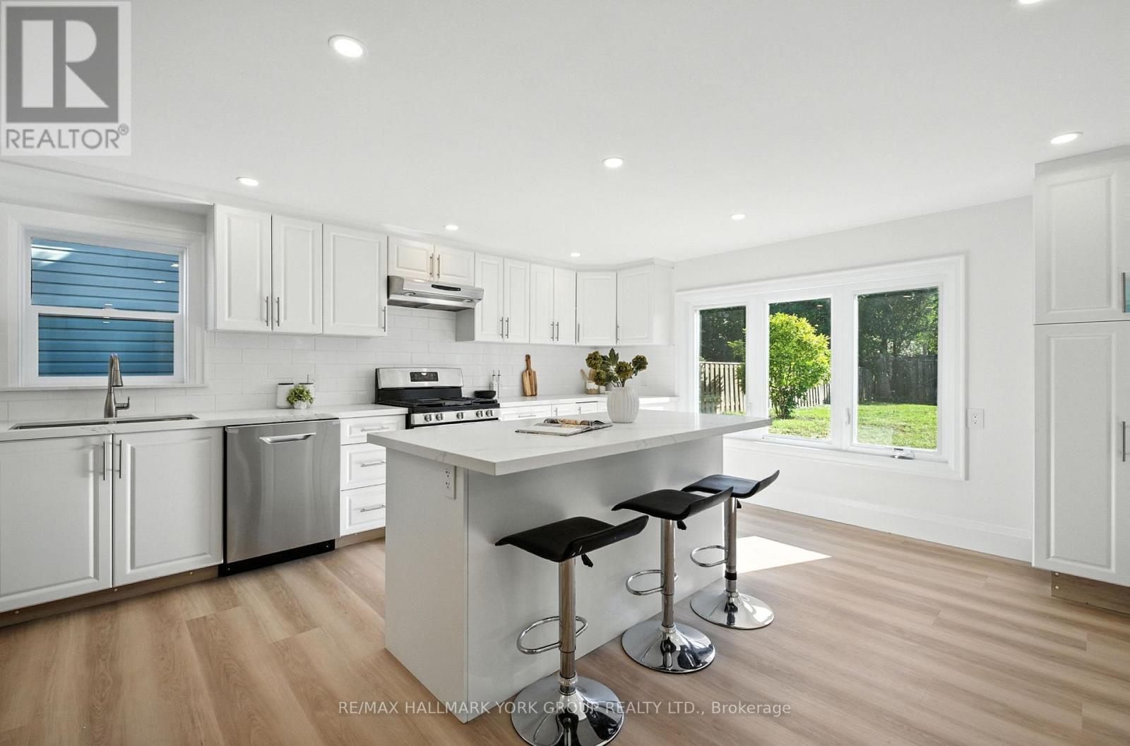 Photo 9 of 778 Sheppard Avenue, Georgina ON