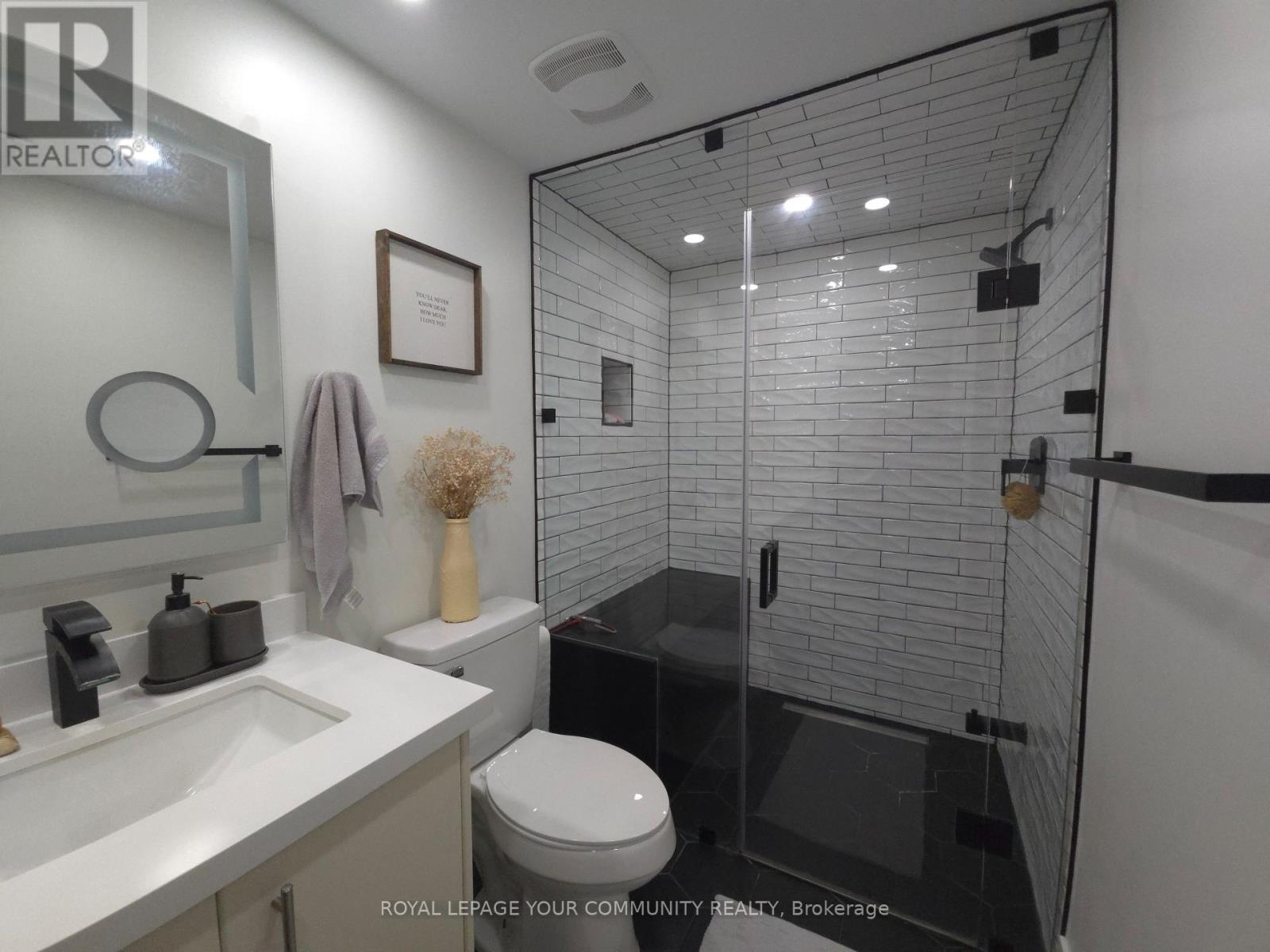 Photo 17 of Bsmt 171 Dolores Crescent, Vaughan ON