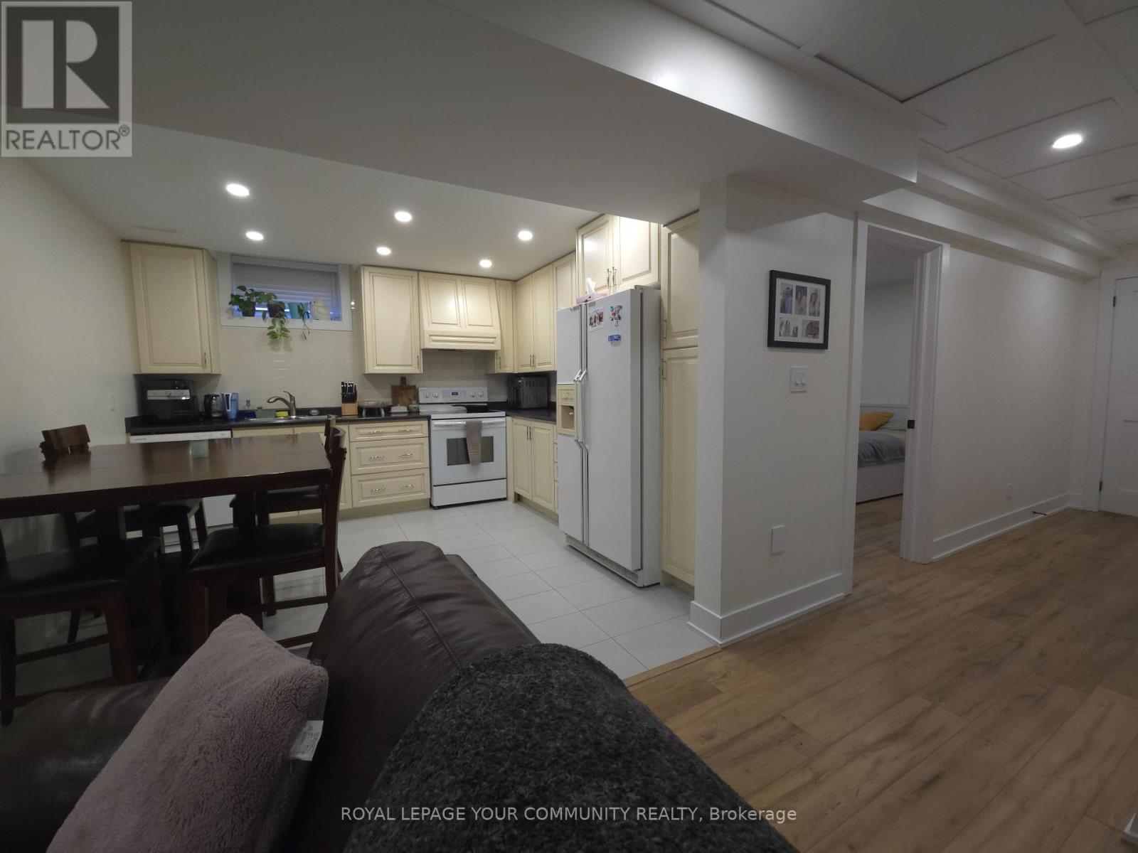 Photo 5 of Bsmt 171 Dolores Crescent, Vaughan ON