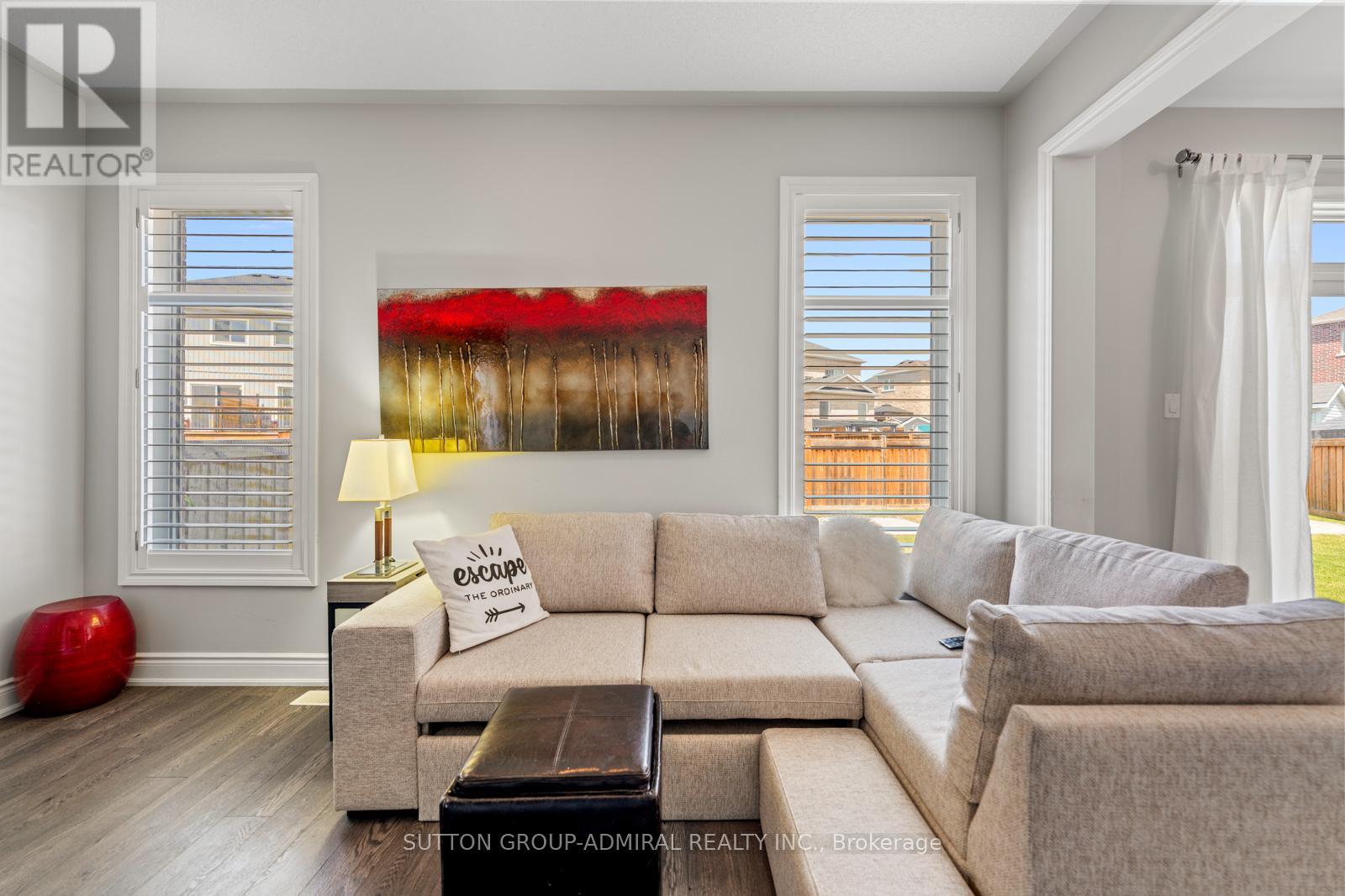Photo 15 of 186 Romanelli Crescent, Bradford West Gwillimbury ON