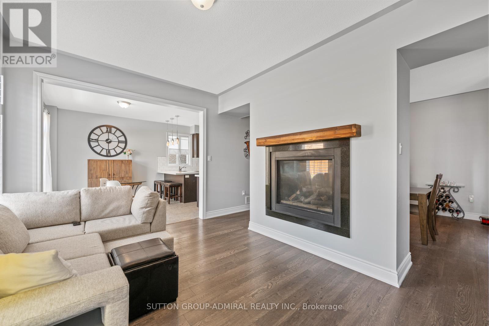 Photo 16 of 186 Romanelli Crescent, Bradford West Gwillimbury ON