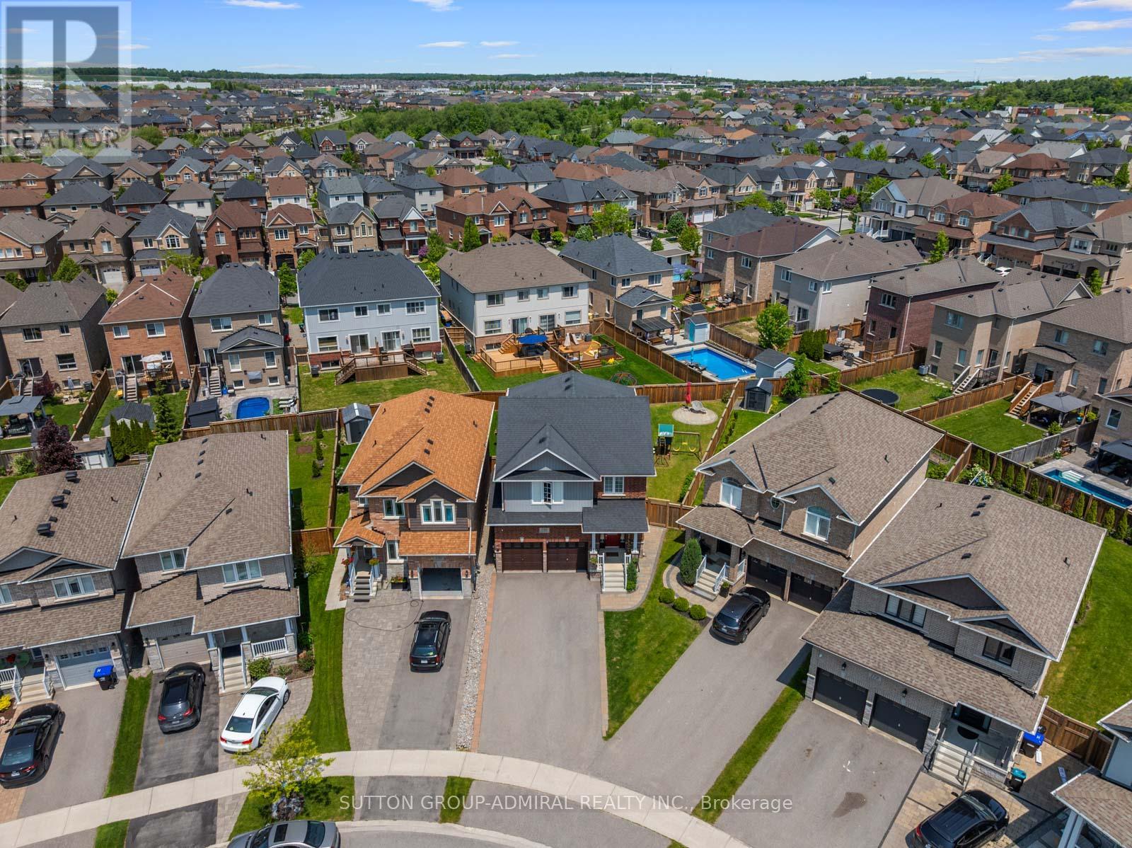 Photo 45 of 186 Romanelli Crescent, Bradford West Gwillimbury ON