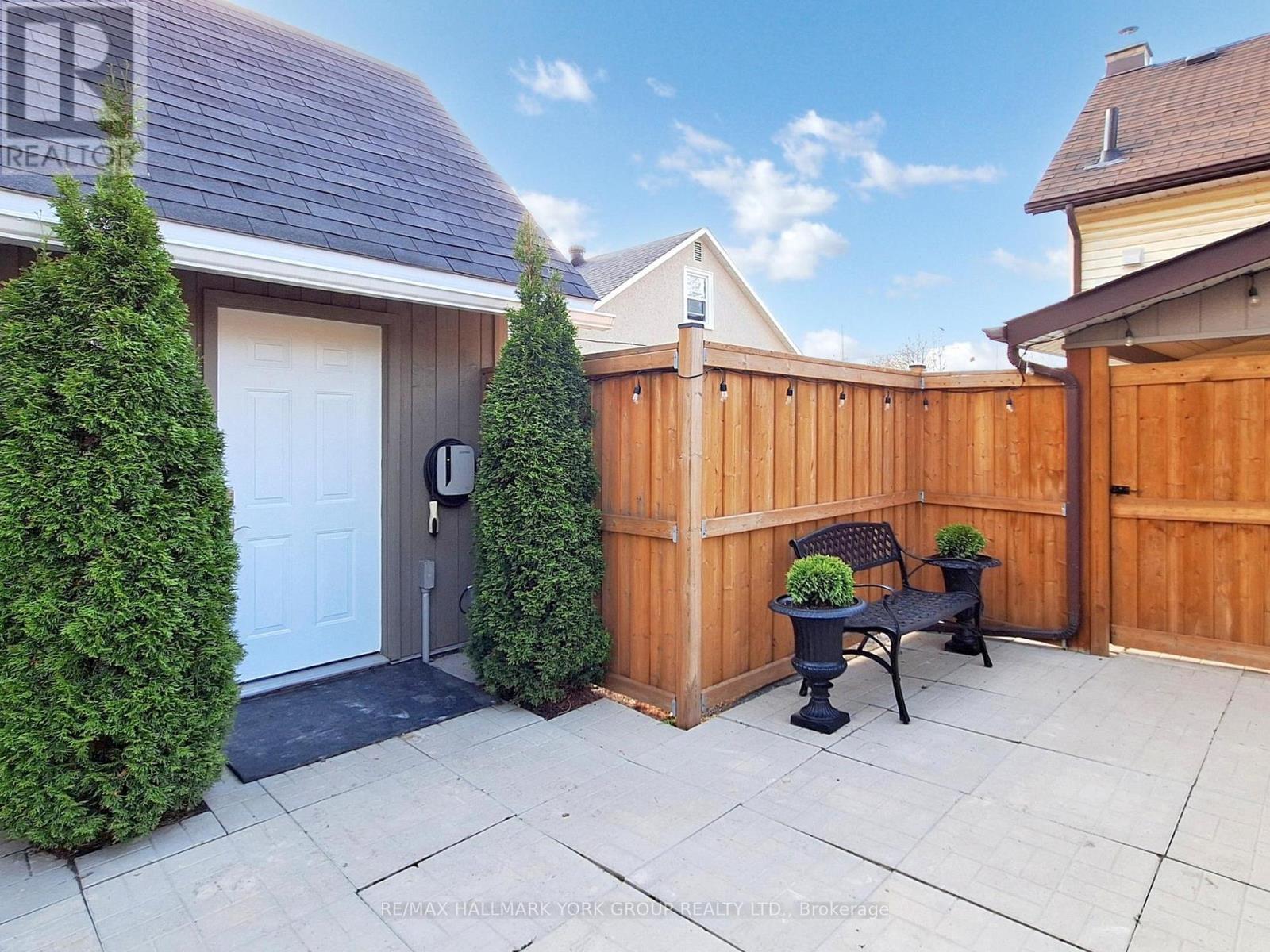 Photo 28 of 21 Irwin Avenue, Aurora ON