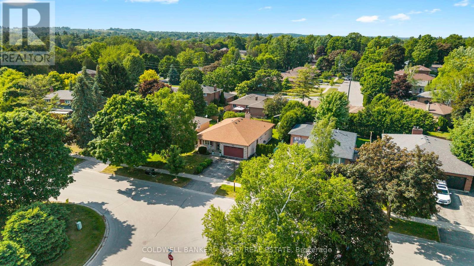 Photo 1 of 39 Ewen Drive, Uxbridge ON