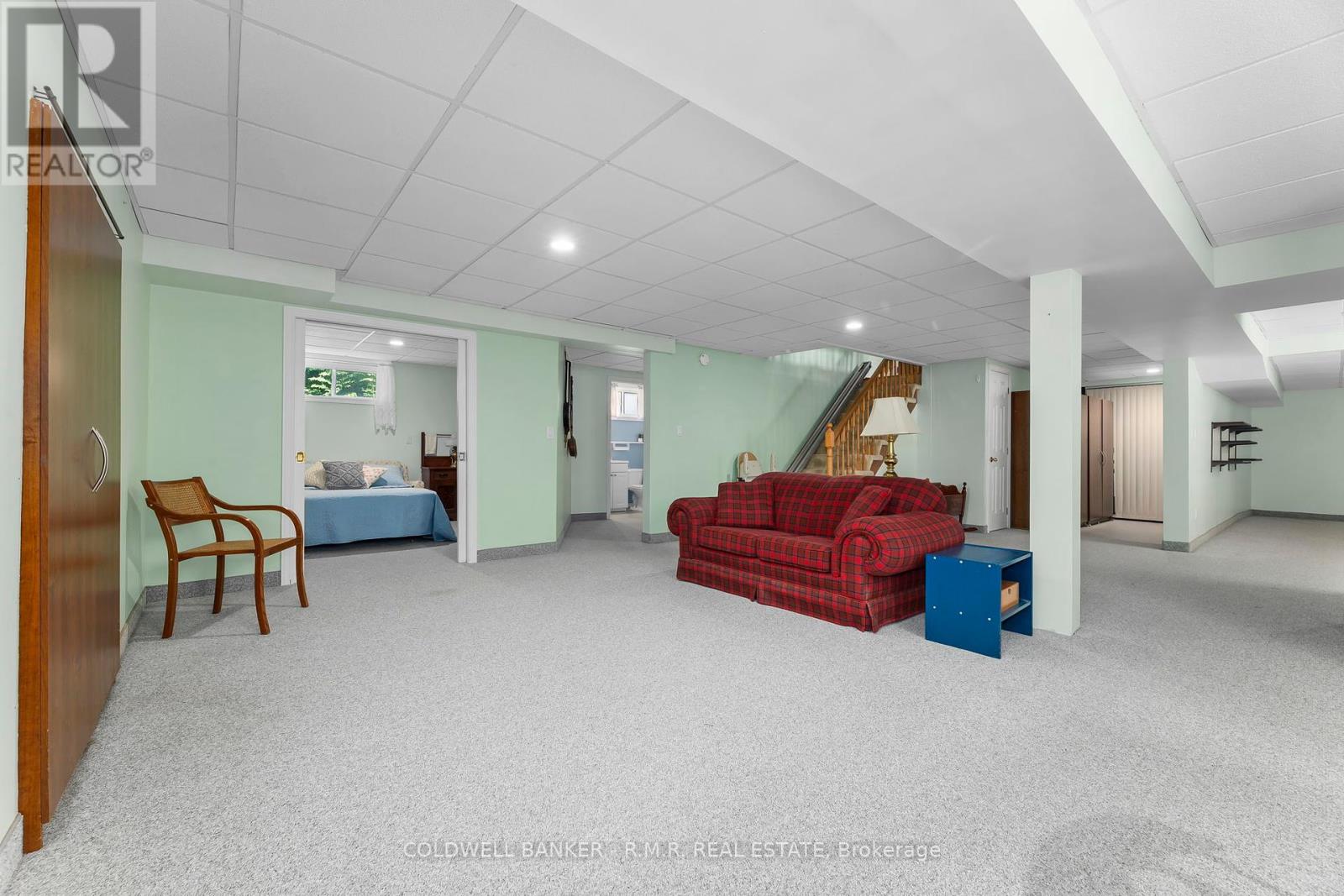 Photo 25 of 39 Ewen Drive, Uxbridge ON