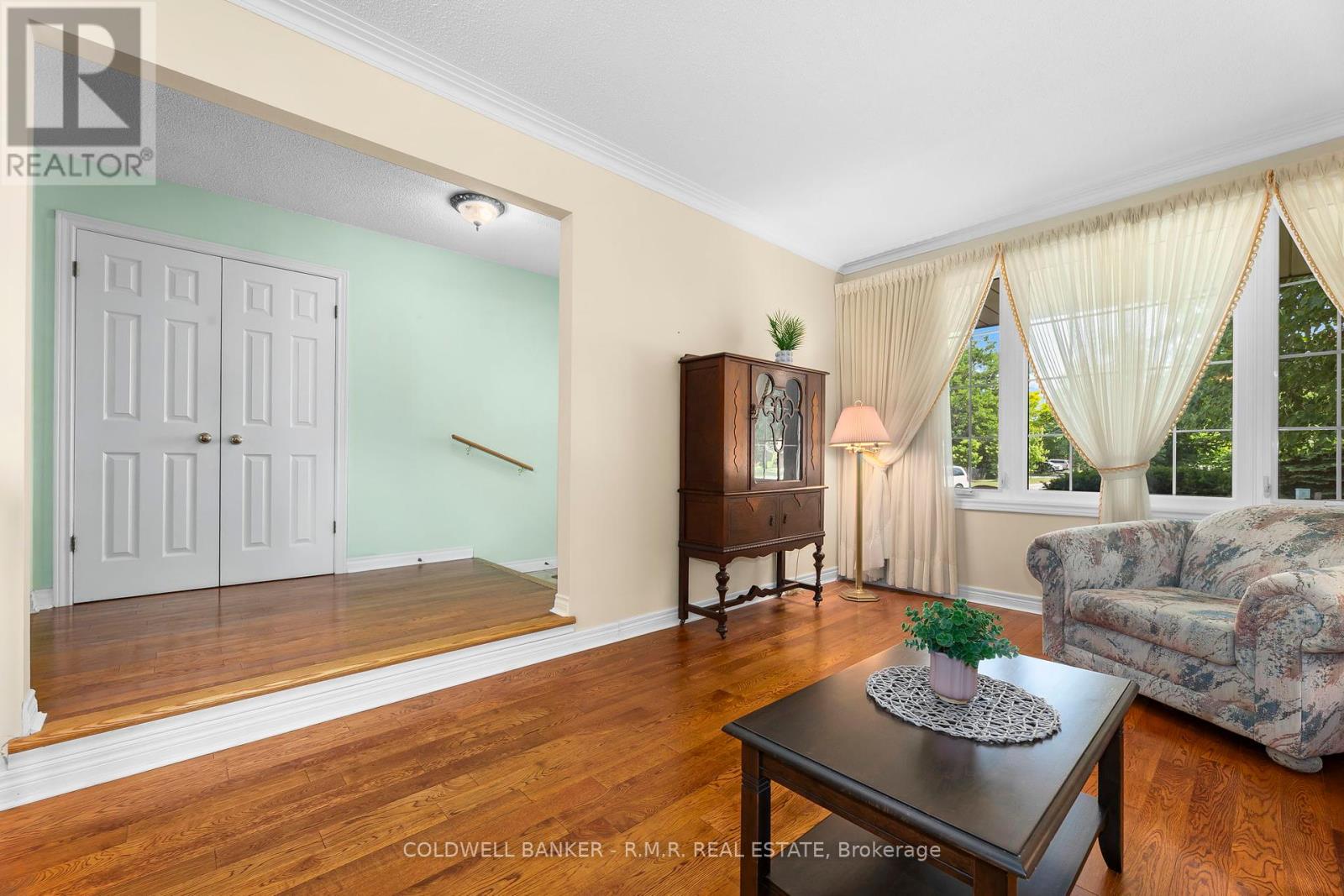 Photo 9 of 39 Ewen Drive, Uxbridge ON