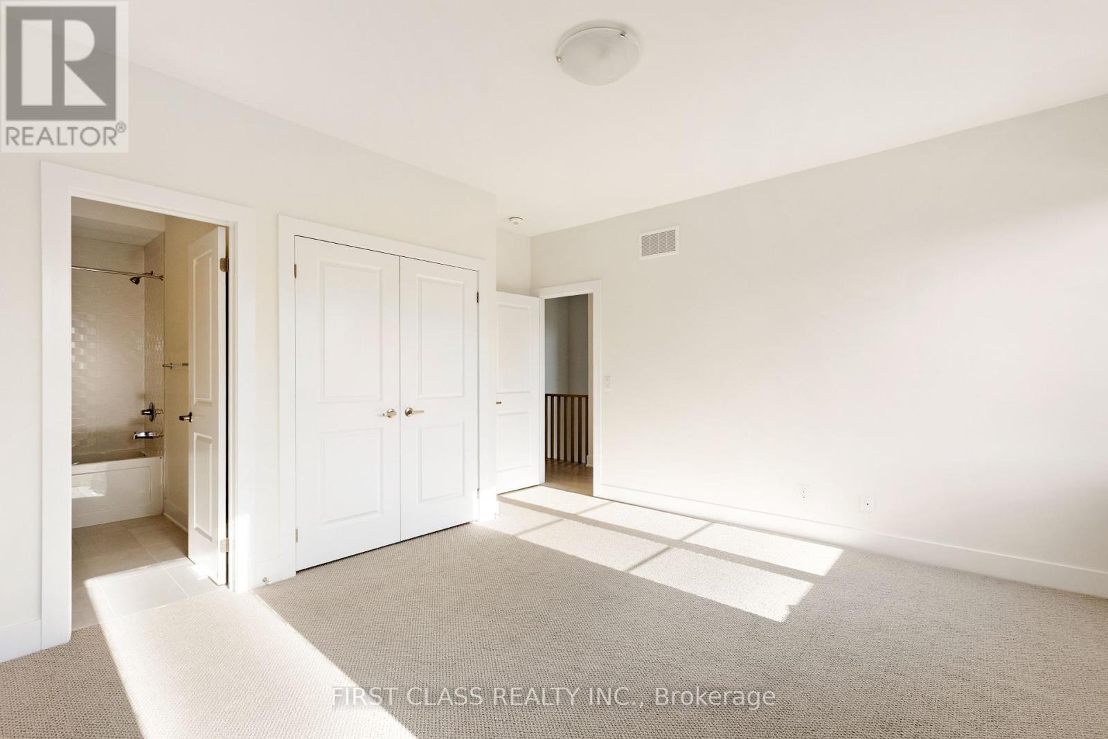 Photo 12 of 78 Meizhou Avenue, Markham ON